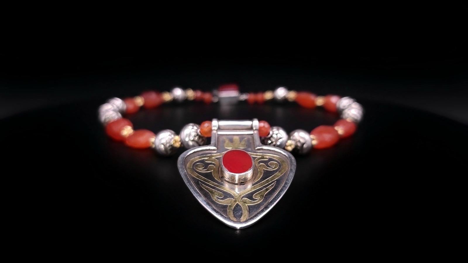 Collana con ciondolo tribale in corniola di A.Jeschel in vendita 3