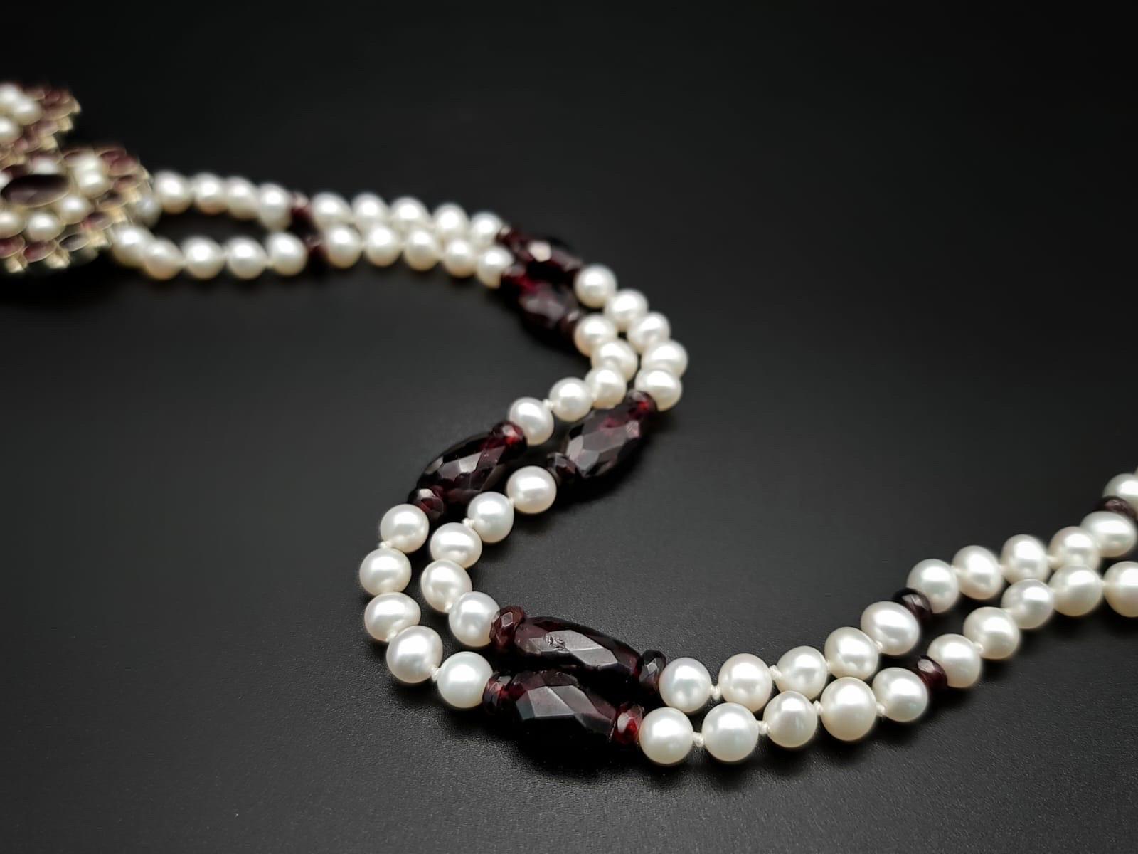 A.Jeschel Atemberaubende lange Halskette mit Granat und Perlenkreuz. im Angebot 6
