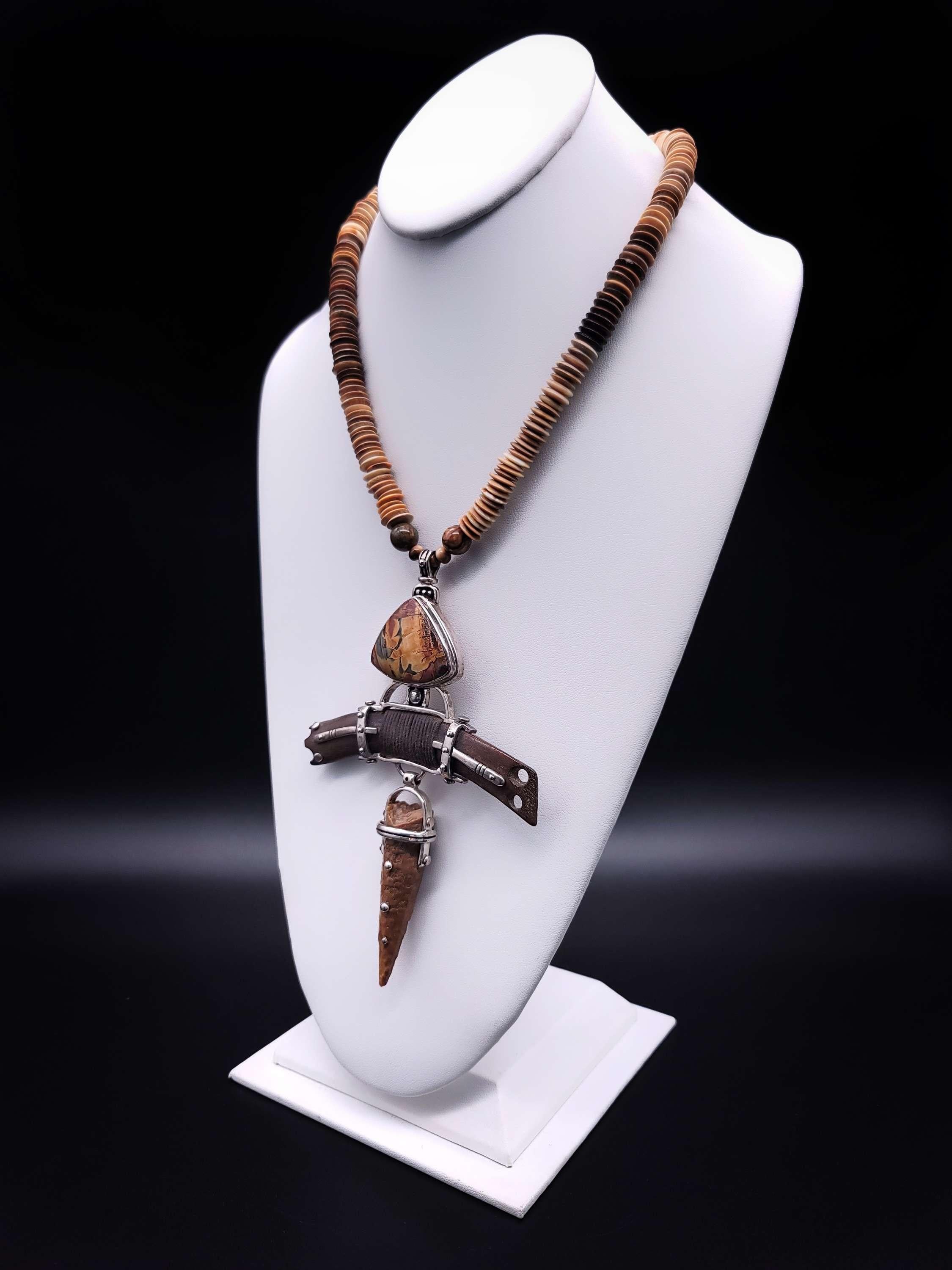 Superbe collier en jaspe A.Jeschel avec pendentif en relique fossilisée. en vente 2