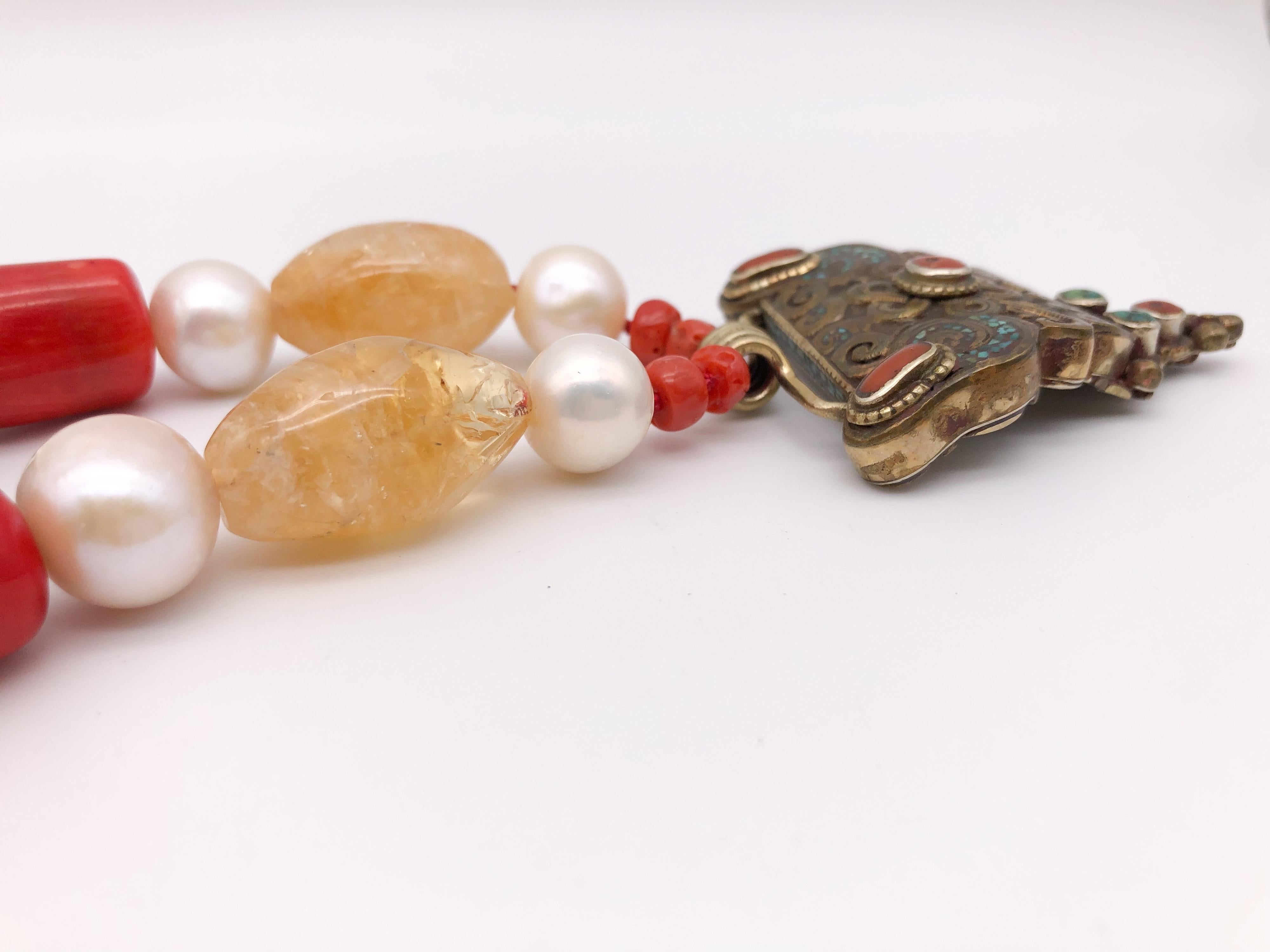 A.Jeschel Collier pendentif tibétain en laiton avec citrine et perles. en vente 1