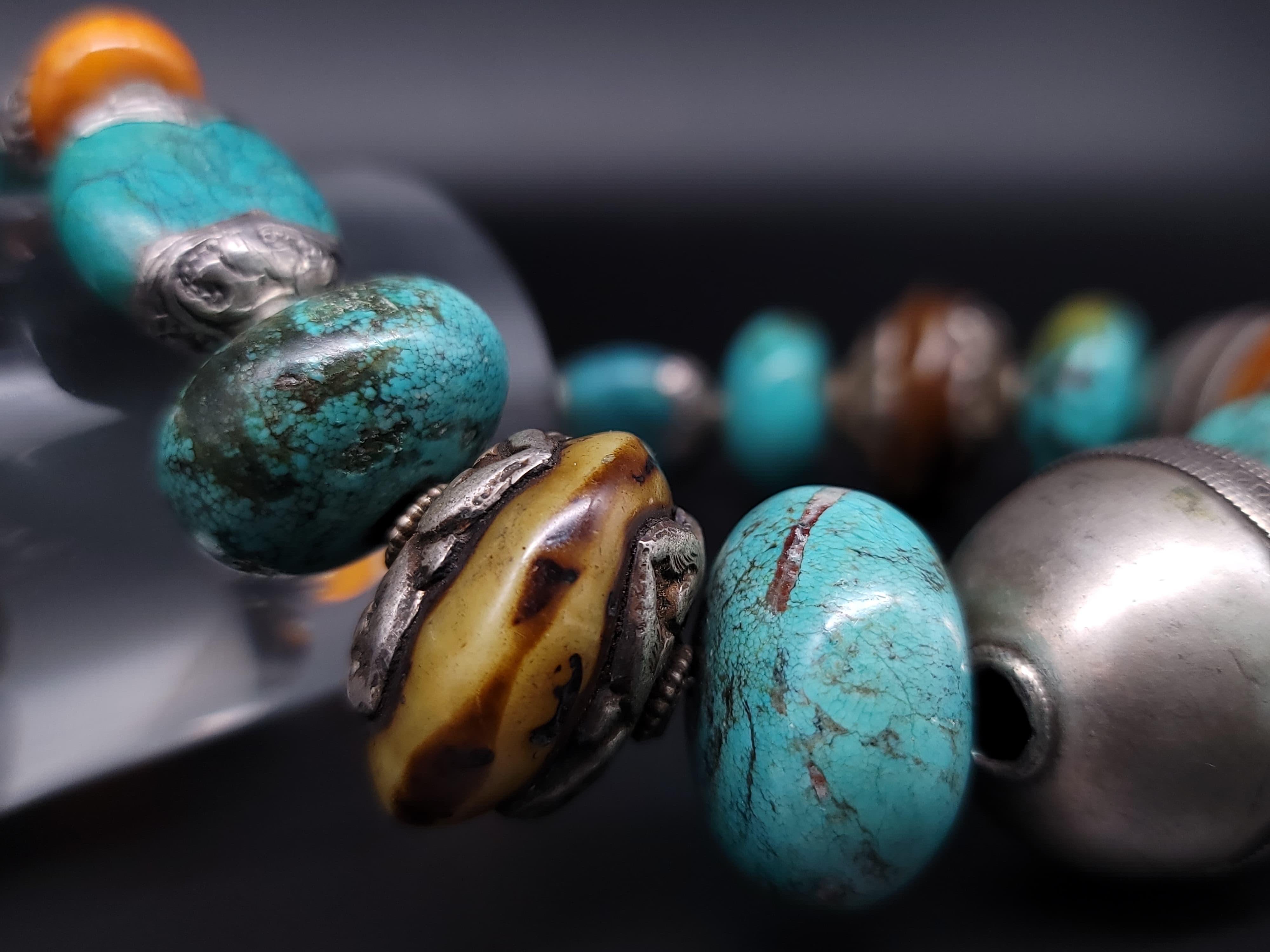 A.Jeschel Collier de perles d'ambre tibétaines turquoise. en vente 10