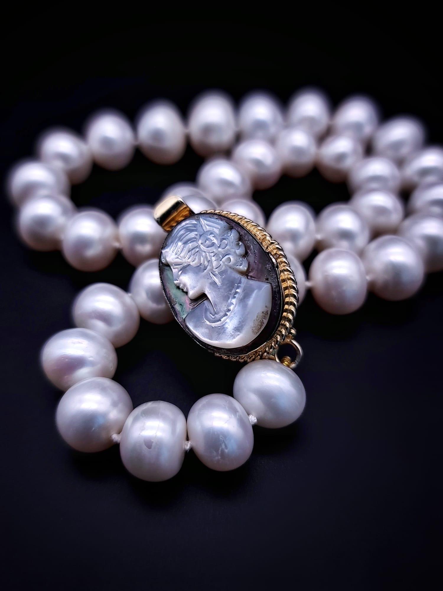 A.Jeschel Timeless and elegant Freshwater Pearl and vintage Cameo necklace. 7