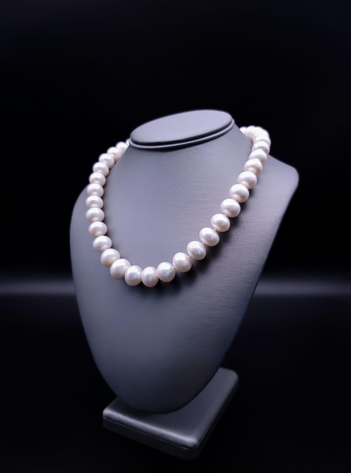 pearl and cameo necklace