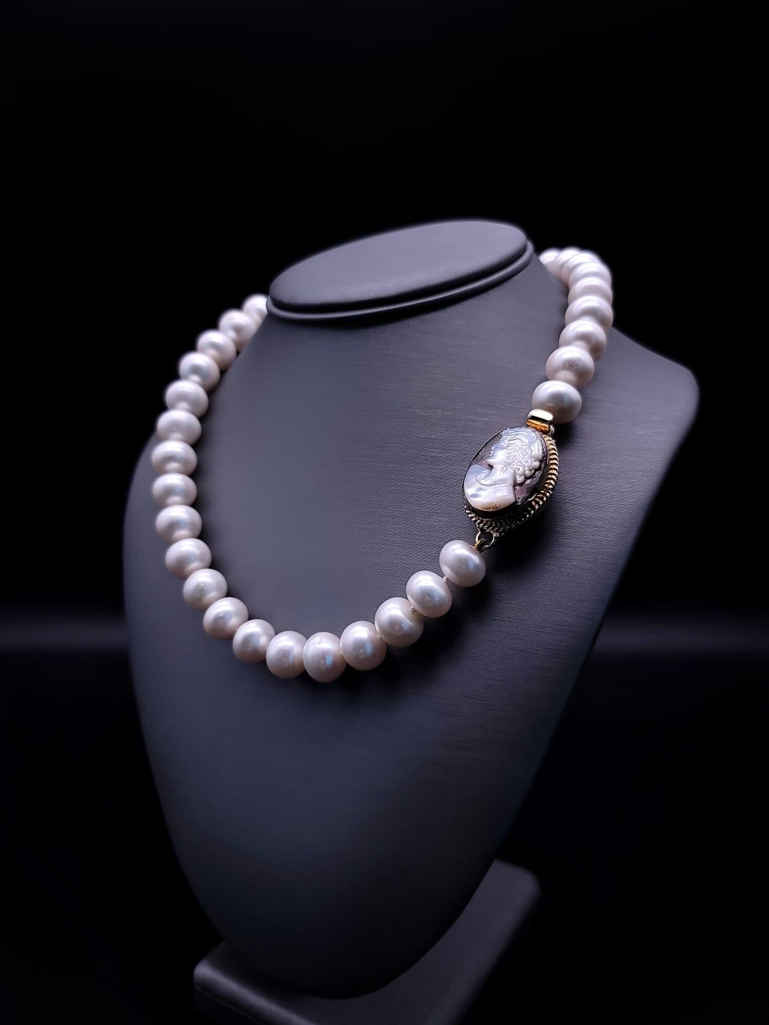 Bead A.Jeschel Timeless and elegant Freshwater Pearl and vintage Cameo necklace.