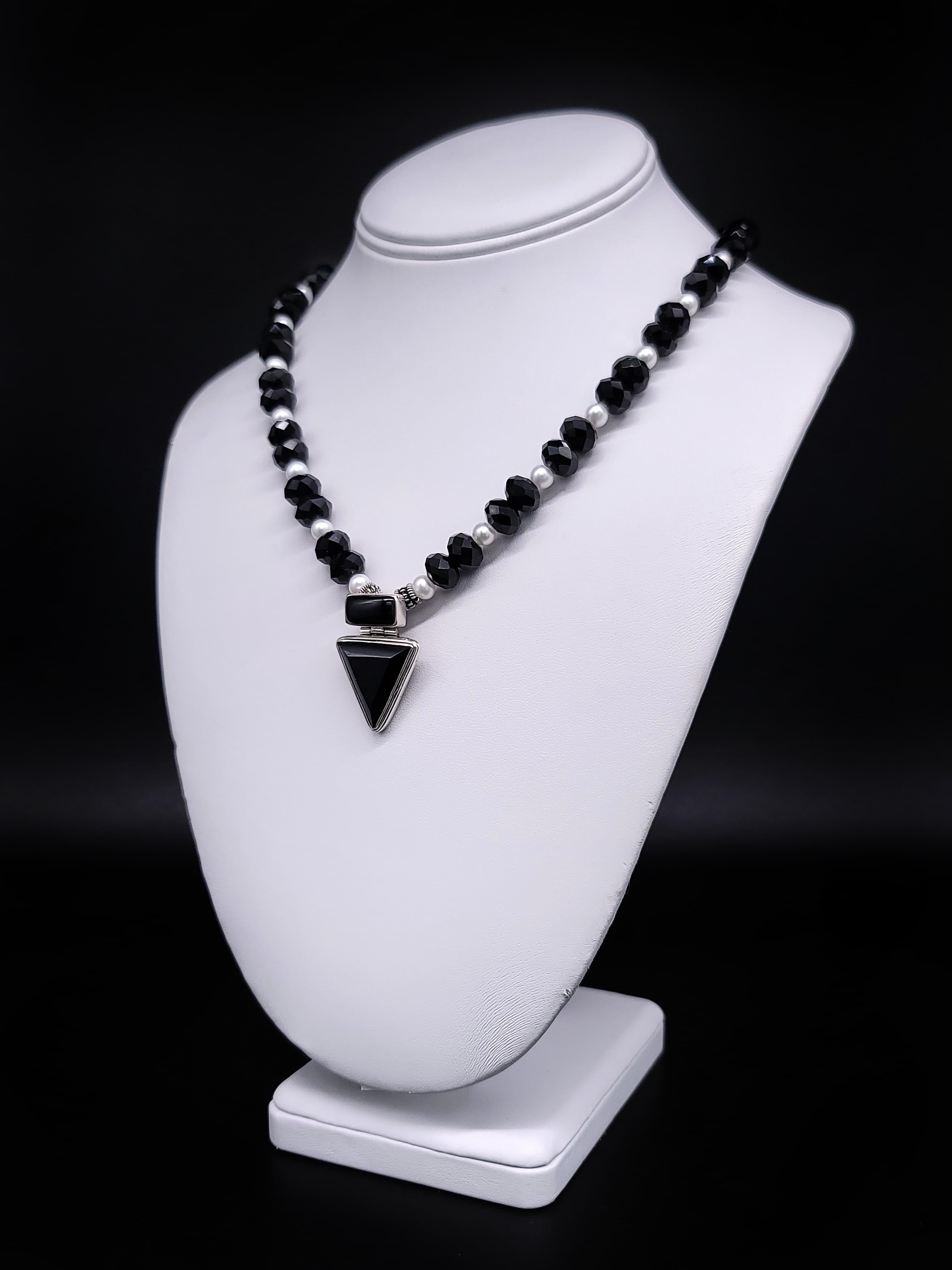 A.Jeschel Versatile and elegant Onyx pendant necklace. 9