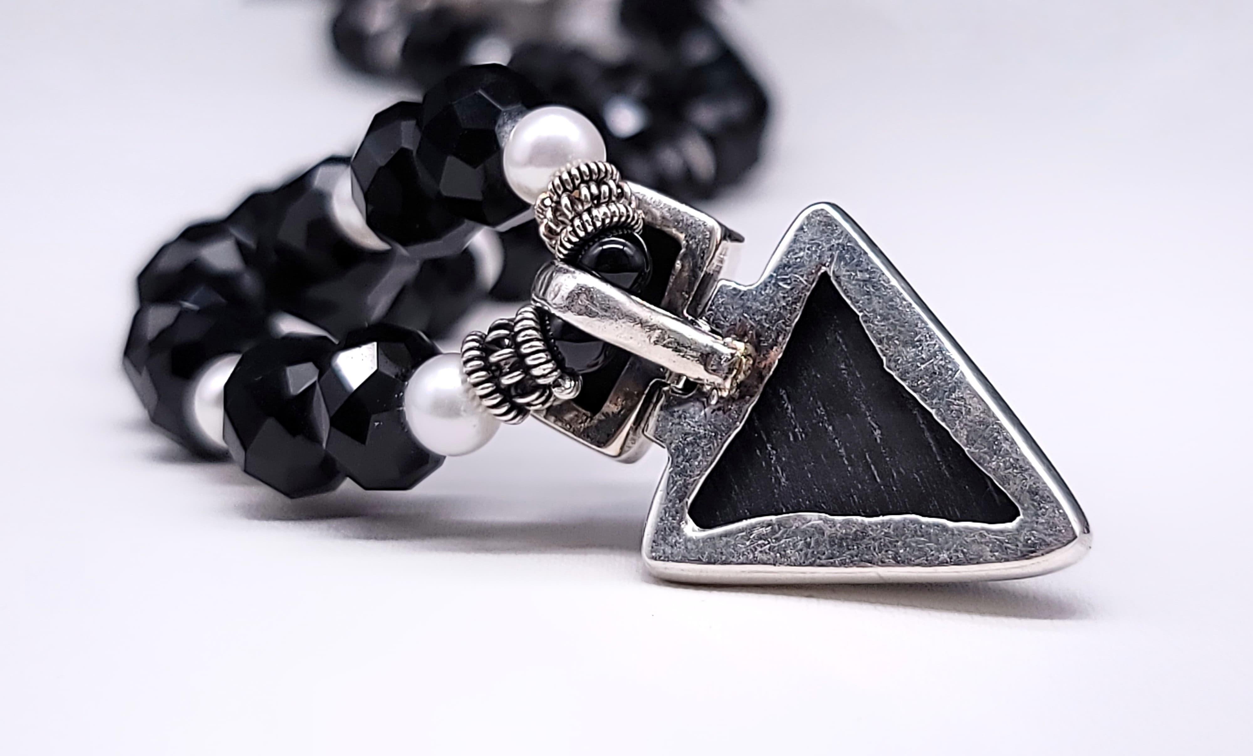 Mixed Cut A.Jeschel Versatile and elegant Onyx pendant necklace.