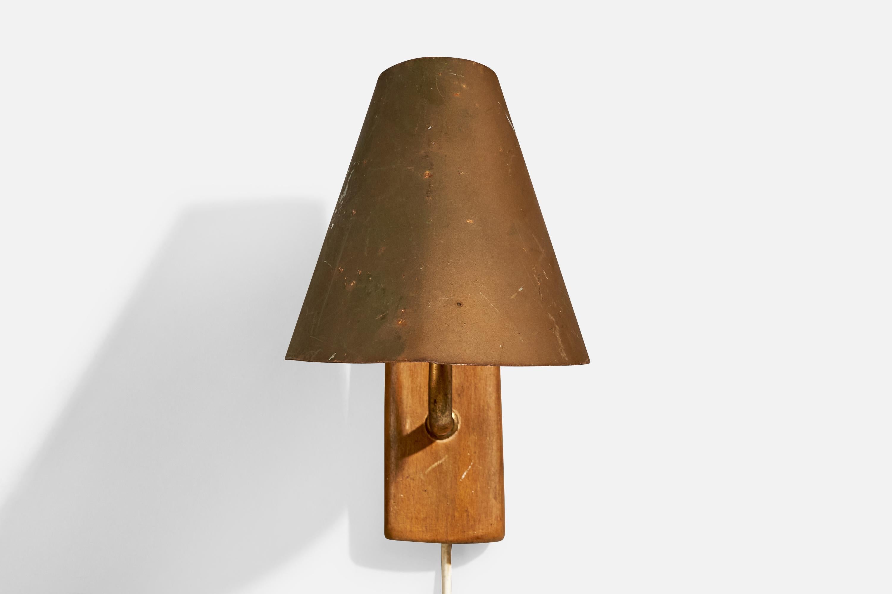 An adjustable brass, wood and lacquered aluminum wall light produced by AJH, Sweden, c. 1940s.

Overall Dimensions (inches): 11.25” H (max) x 5” W x 10“ D (max)

Back Plate Dimensions (Inches): 4.25” H x 2” W x 1” D

Bulb Specifications: