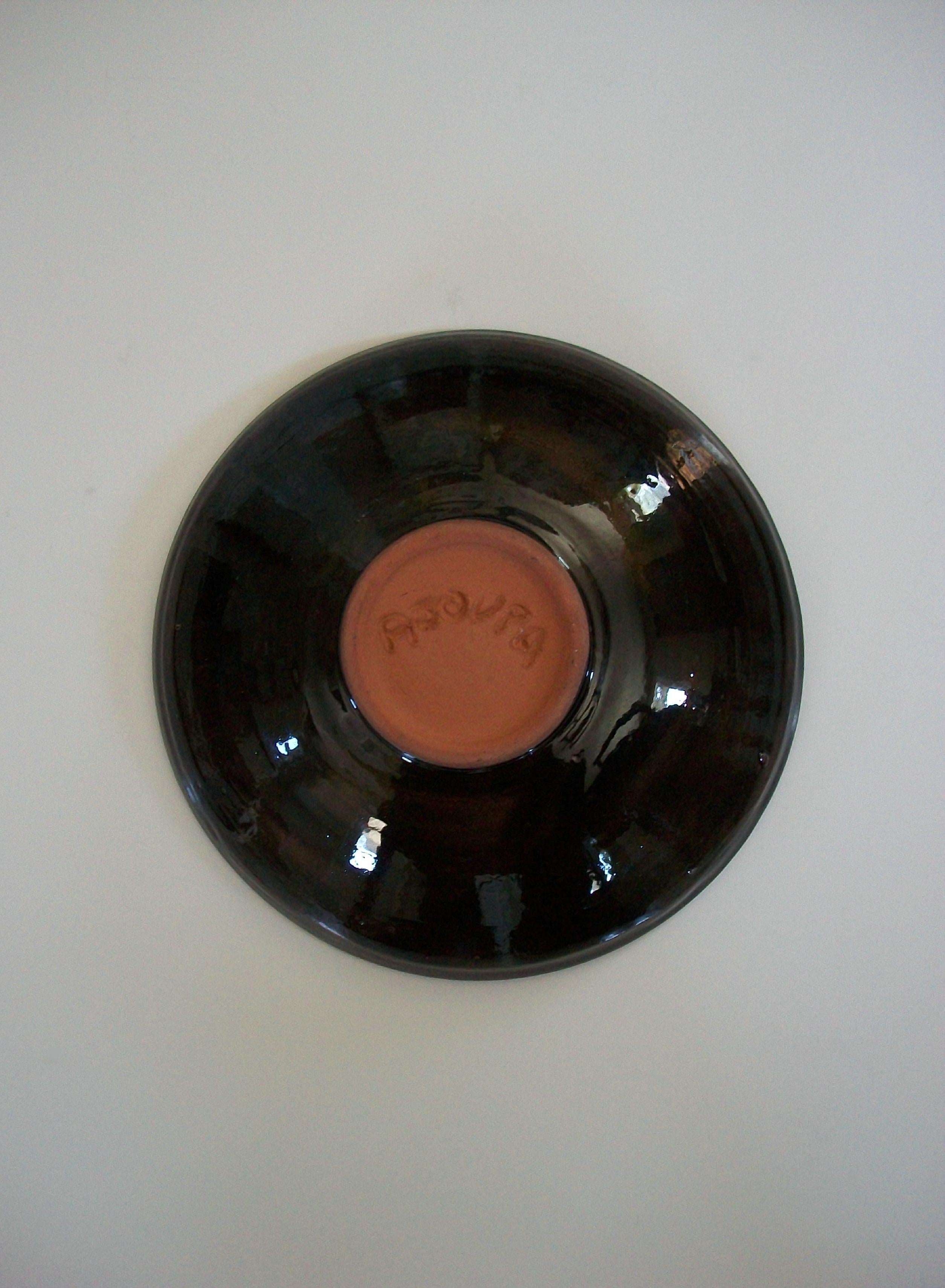 AJOUPA POTTERY - Studio Pottery Vide Poche - Signiert - Trinidad - CIRCA 1990 (Trinidadisch) im Angebot