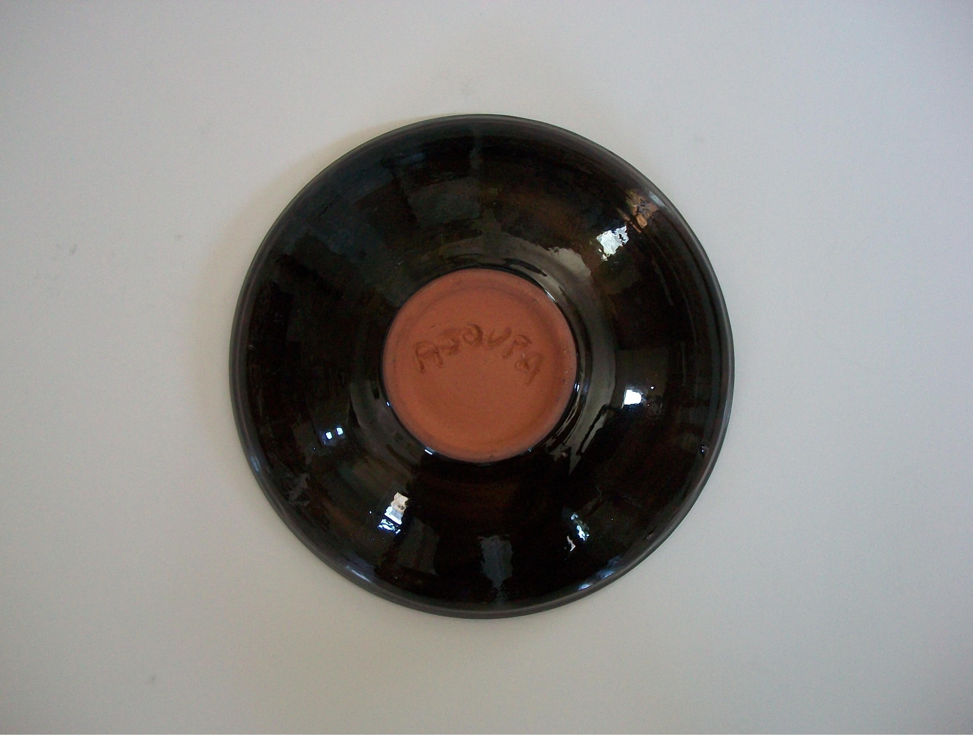 AJOUPA POTTERY - Studio Pottery Vide Poche - Signiert - Trinidad - CIRCA 1990 (Glasiert) im Angebot