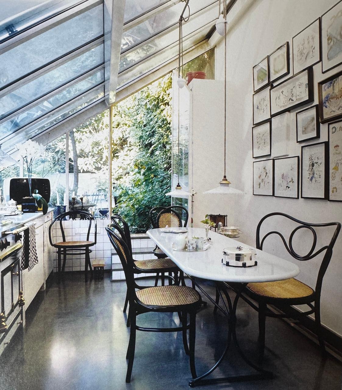 Inizio XX secolo Plafoniera francese Art Deco regolabile in ceramica con paralume opalino in vendita