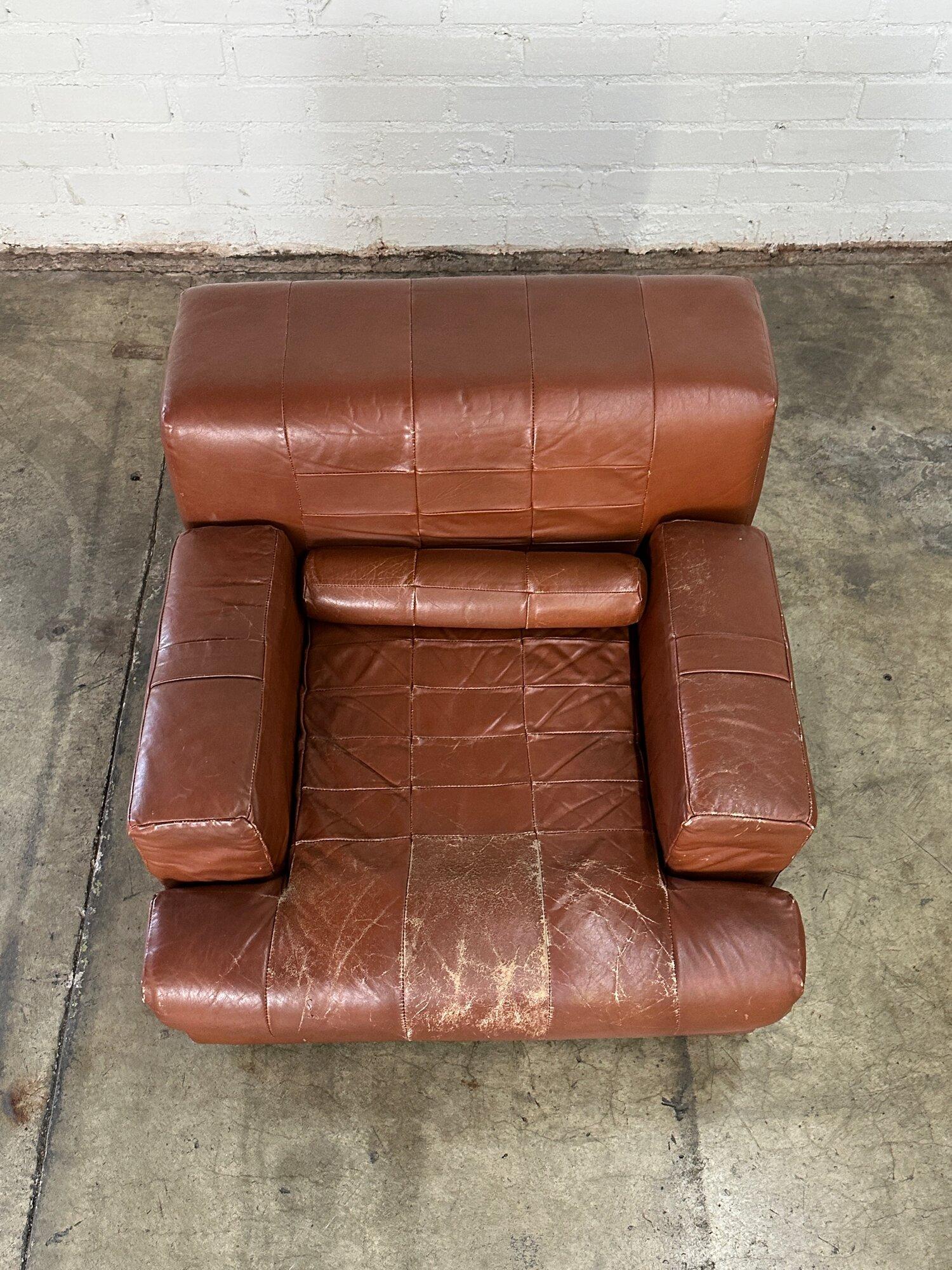 Ajustable Percival Lafer lounge chair and ottoman For Sale 7