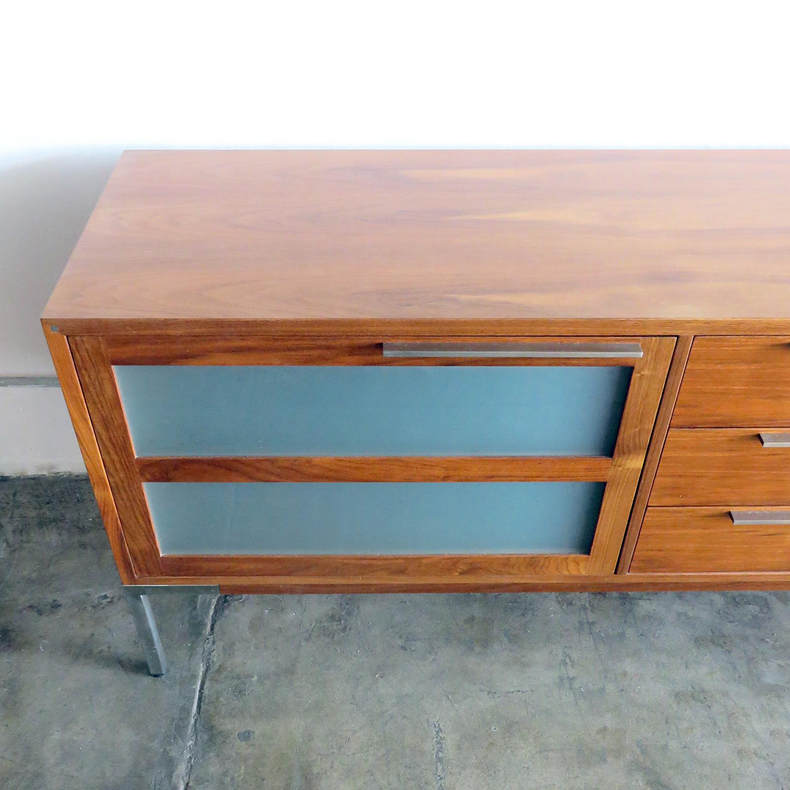 AK-1270 Nissen & Gehl Sideboard and Hanging Cabinet In Good Condition In Los Angeles, CA