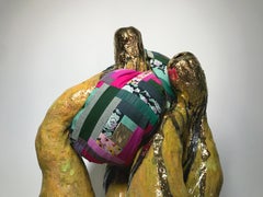 Scultura in ceramica e tessuto: 'No. 5'