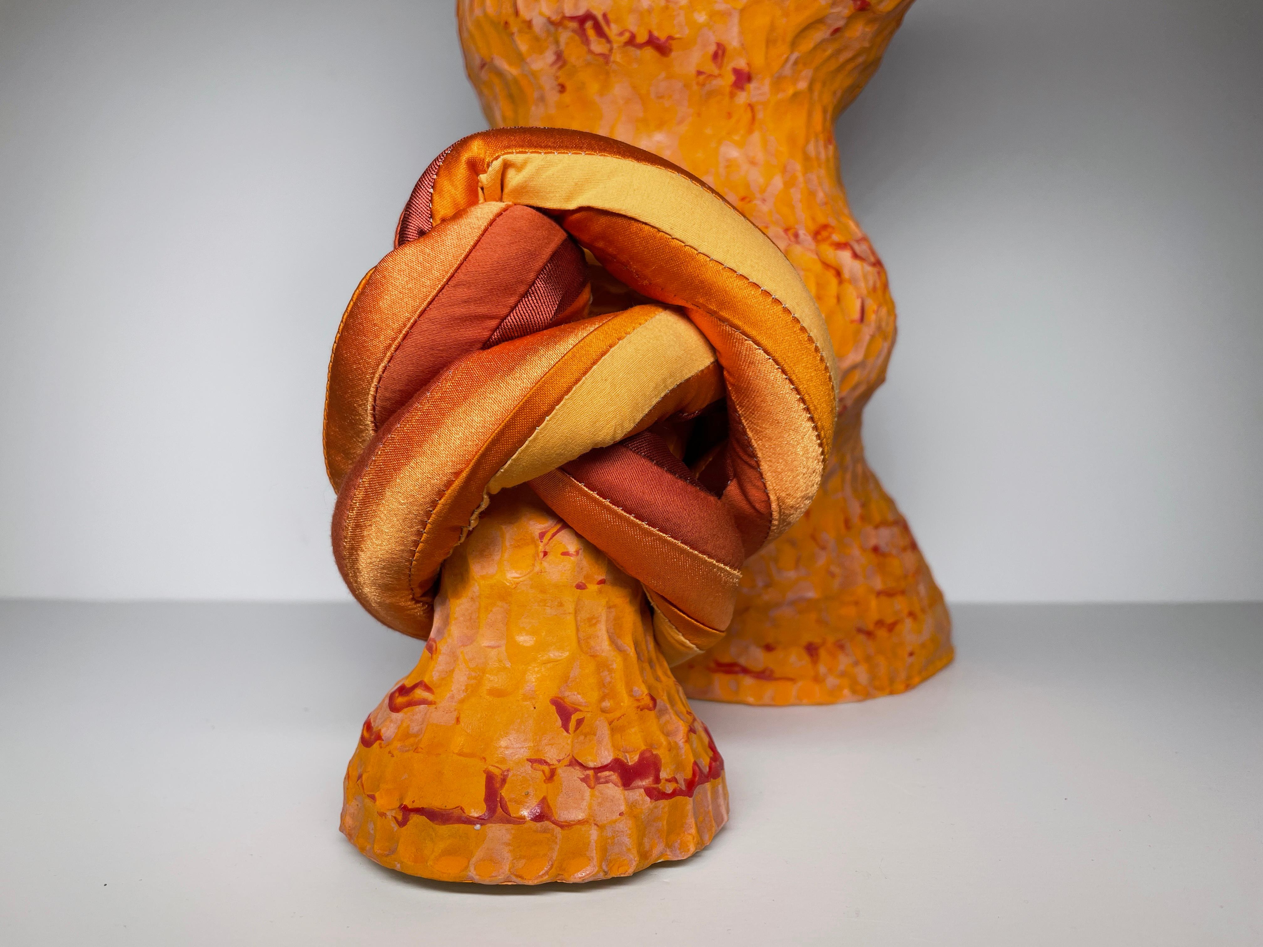 Sculpture abstraite moyenne avec textile : David en vente 2