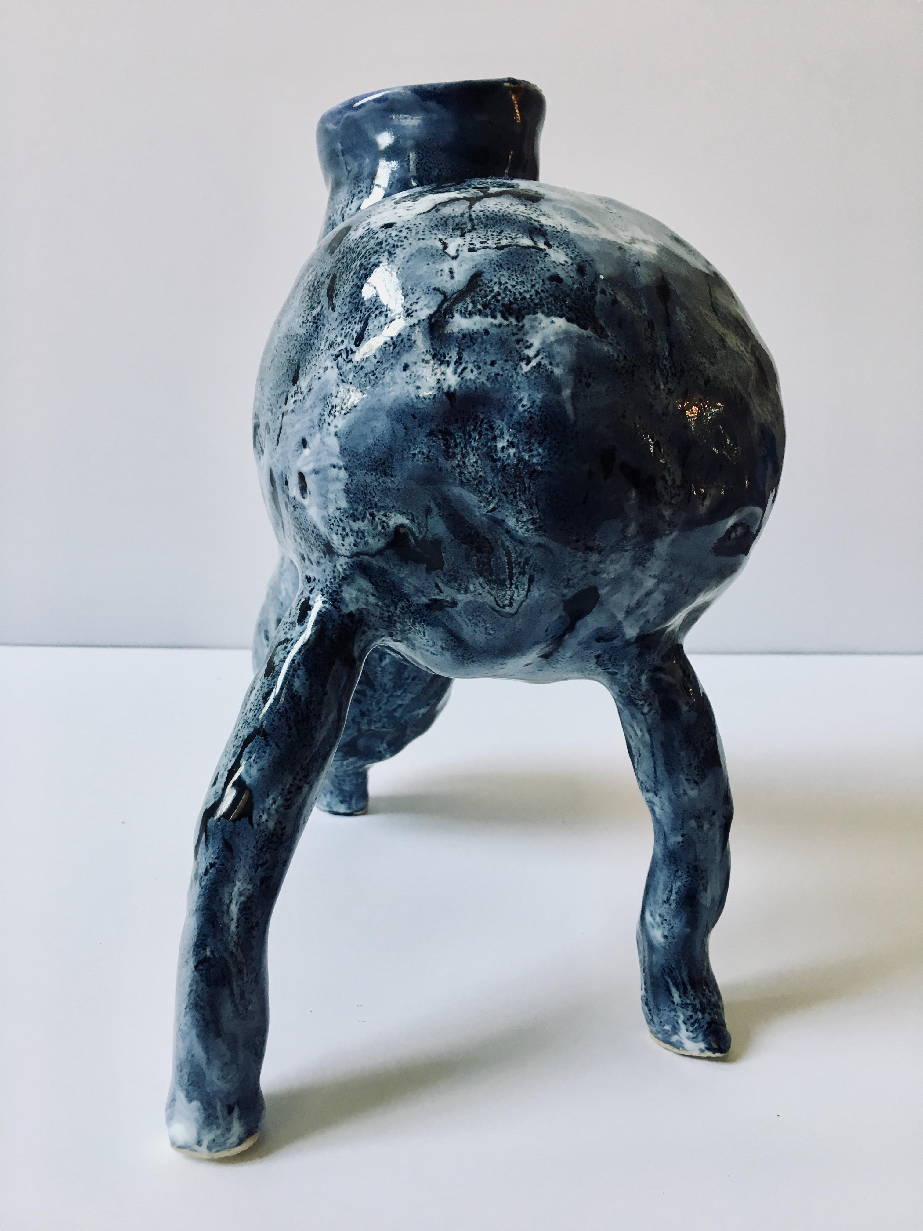 Sculpture ceramic vessel: 'Creature Medium No 3' For Sale 1