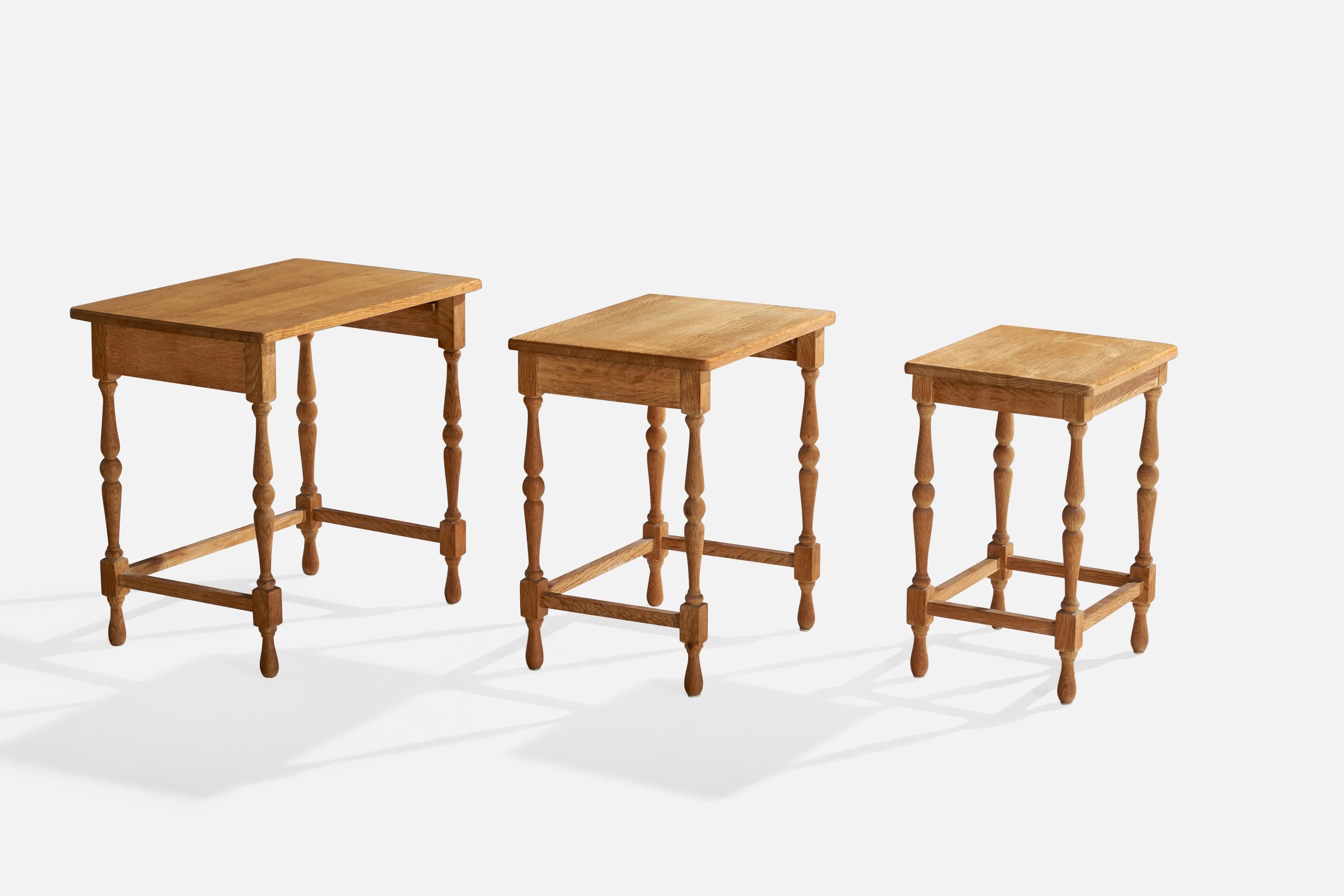 AK, Nesting Tables, Oak, Denmark, 1967 In Good Condition For Sale In High Point, NC