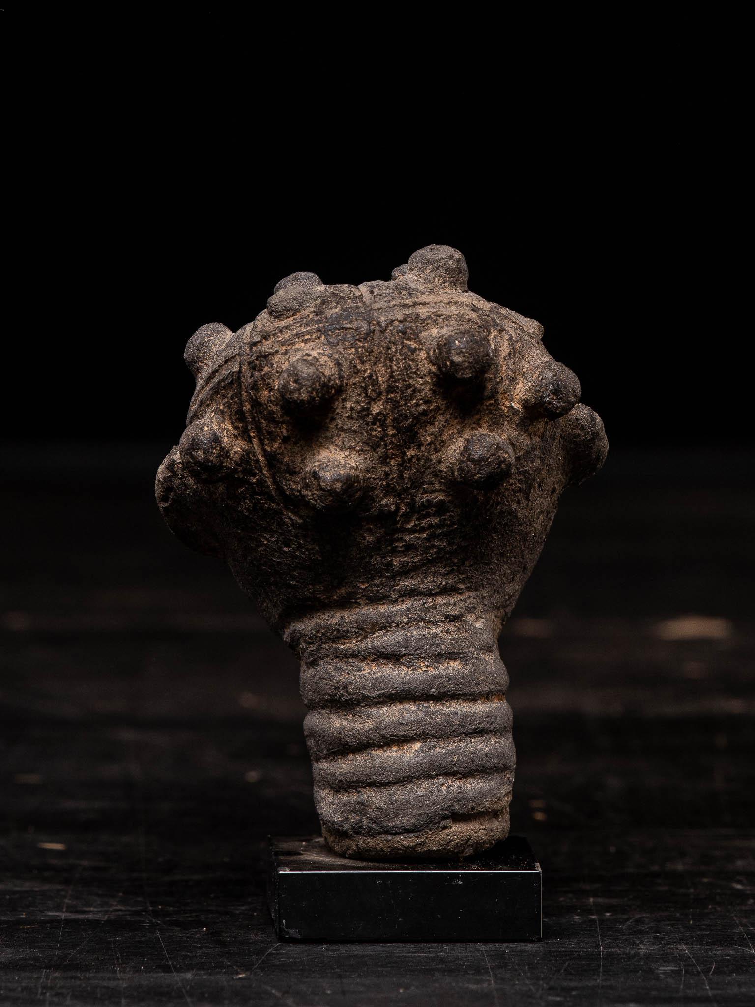 Testa commemorativa in terracotta di un antenato del popolo Akan, Ghana In condizioni buone in vendita a Leuven , BE