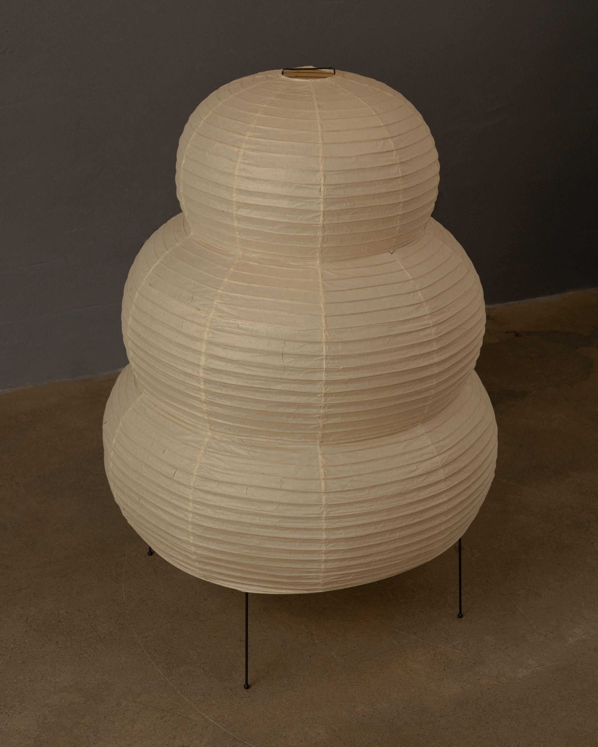 Mid-Century moderno Lampada da terra Akari 31N di Isamu Noguchi in vendita