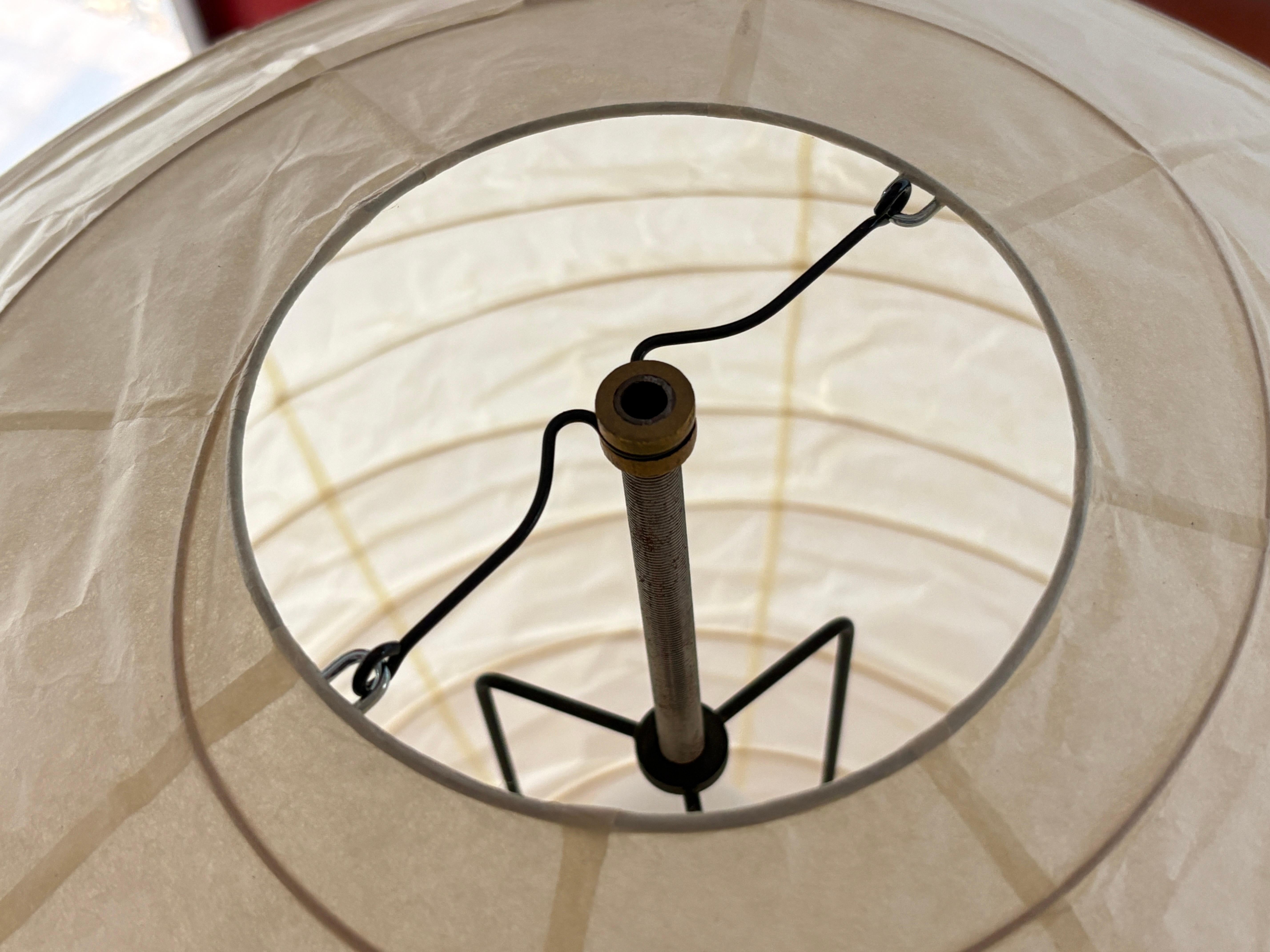 Akari floor lamp bb3 55d designed by Isamu Noguchi For Sale 6