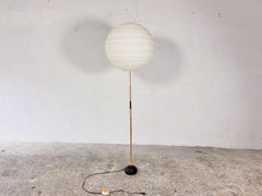 Akari floor lamp bb3 55d designed by Isamu Noguchi