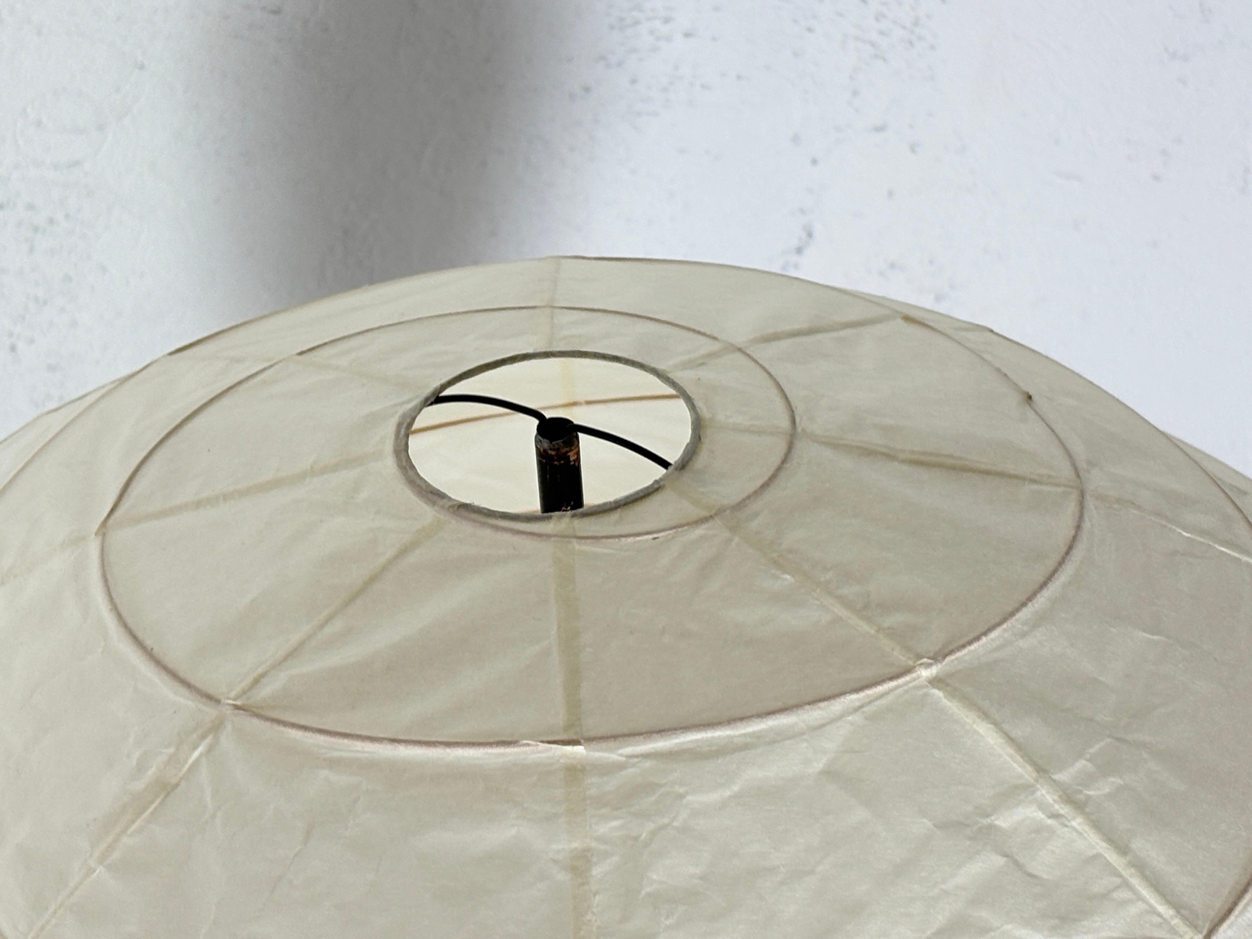 Akari floor lamp bb3 55d designed by Isamu Noguchi In Good Condition For Sale In Offenburg, Baden Wurthemberg