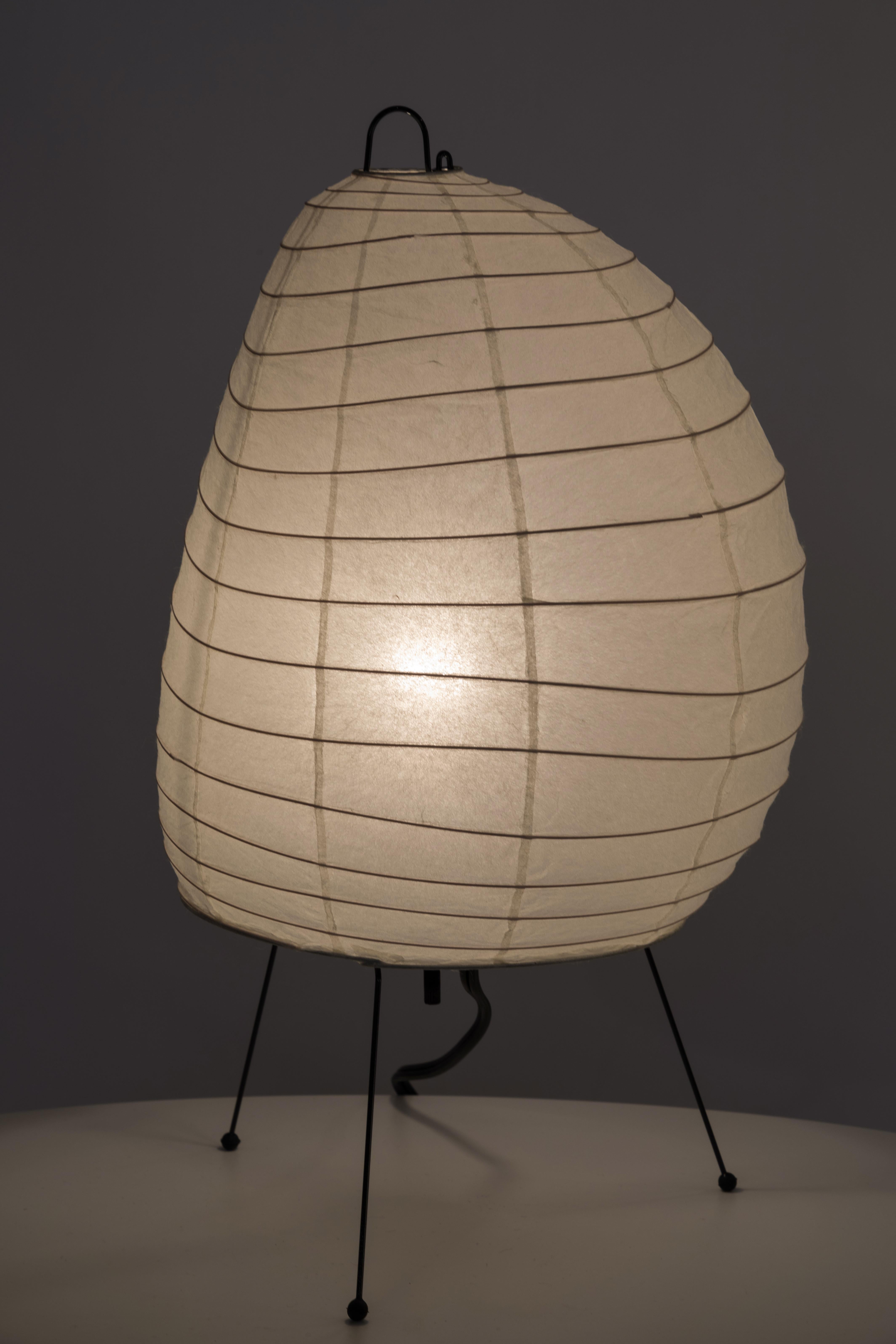 Akari Model 1N Light Sculpture by Isamu Noguchi In Good Condition For Sale In Glendale, CA