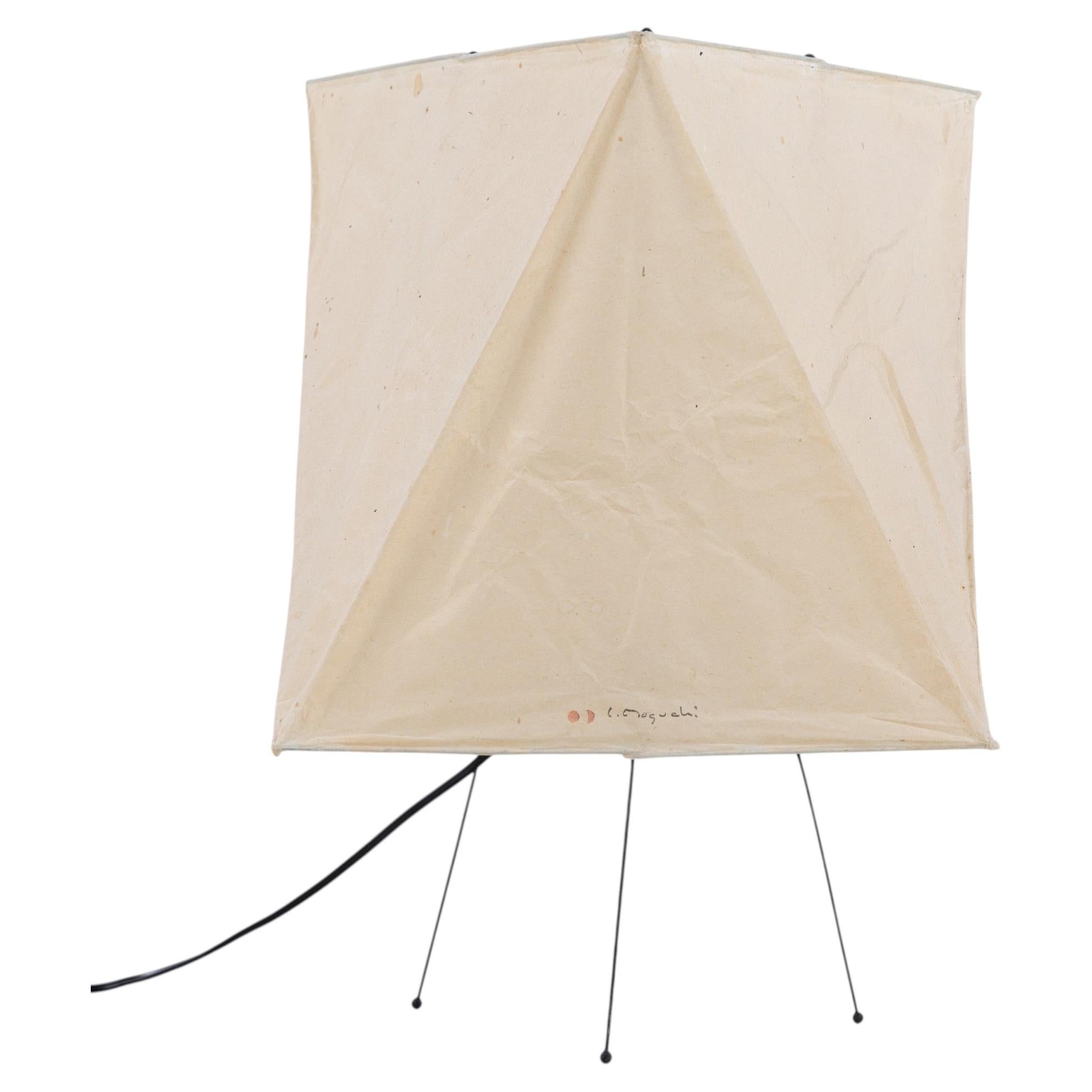 Akari YA2 table lamp by Isamu Noguchi For Sale