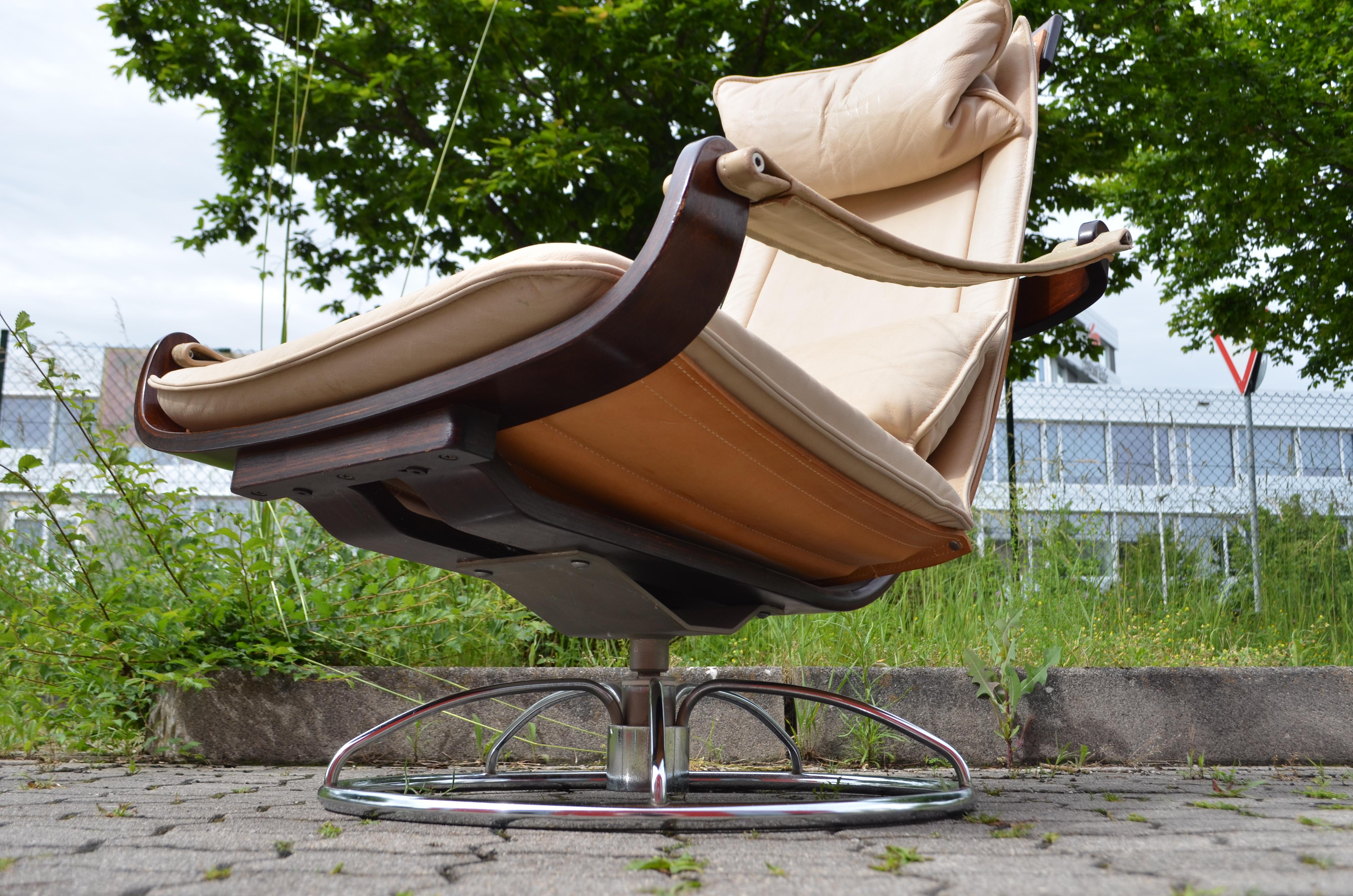 Ake Fribytter for NELO Sweden Swivel Leather Lounge Chair Cognac For Sale 6