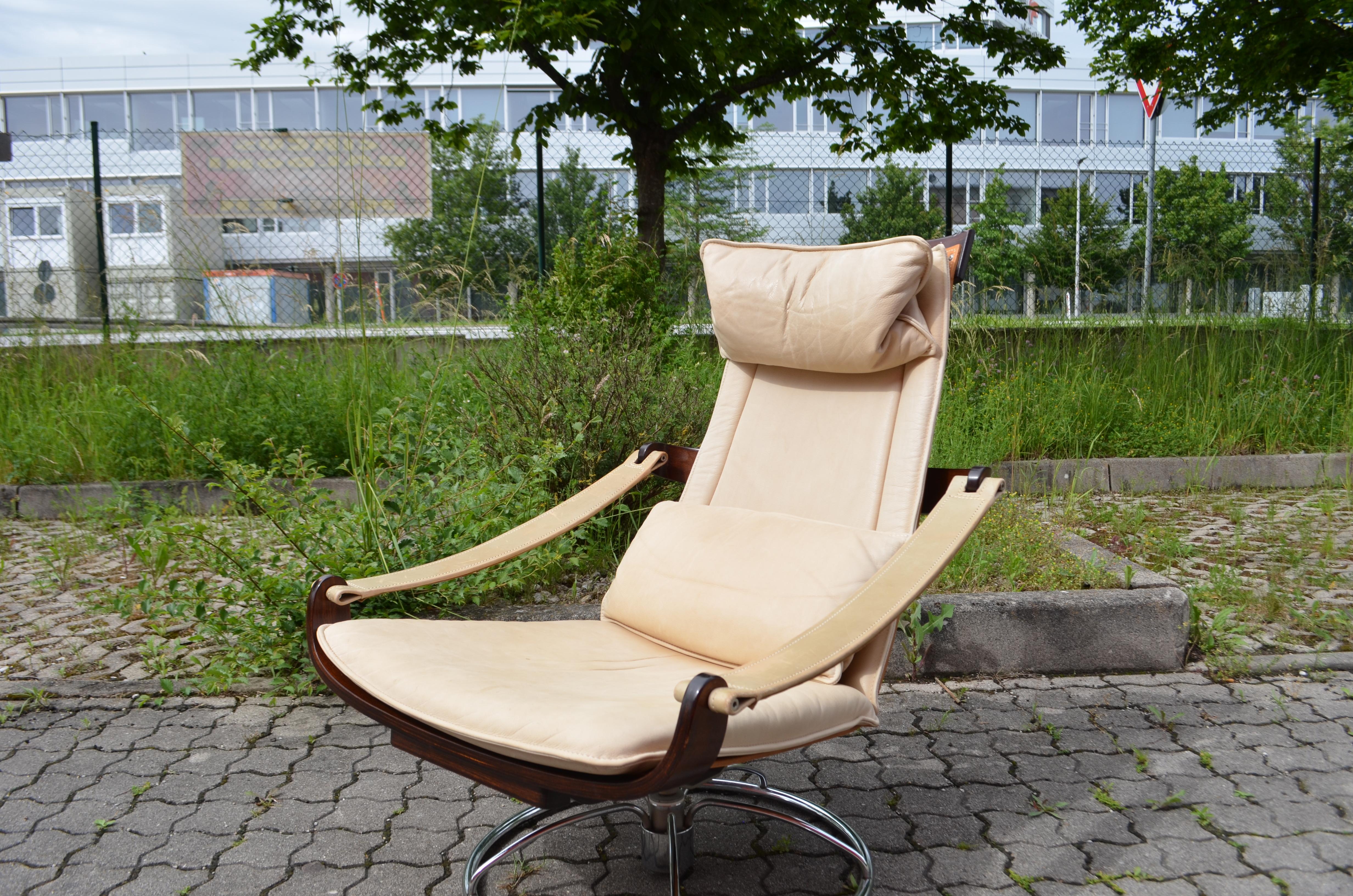 Ake Fribytter for NELO Sweden Swivel Leather Lounge Chair Cognac For Sale 14