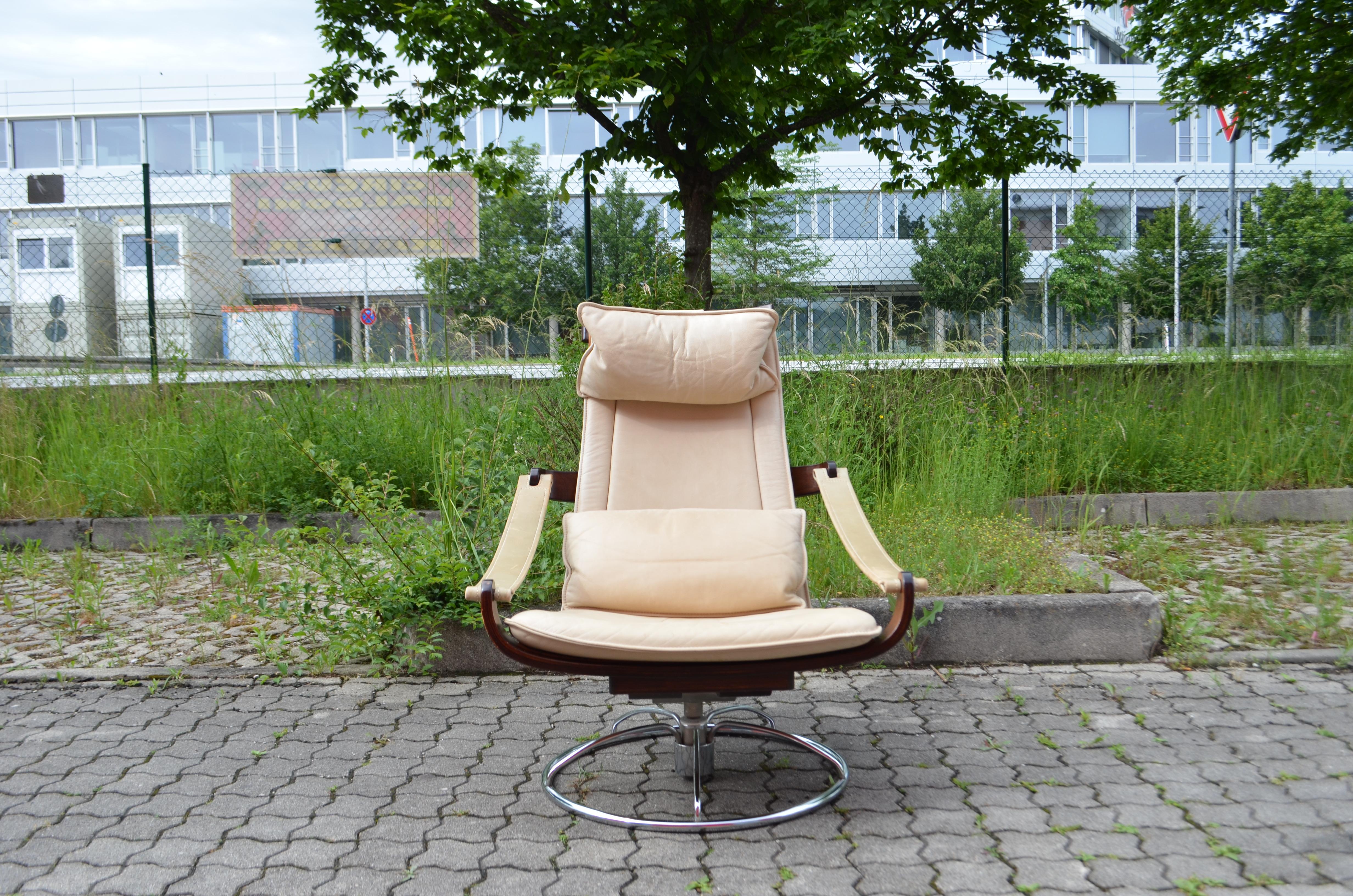 Ake Fribytter for NELO Sweden Swivel Leather Lounge Chair Cognac In Good Condition For Sale In Munich, Bavaria
