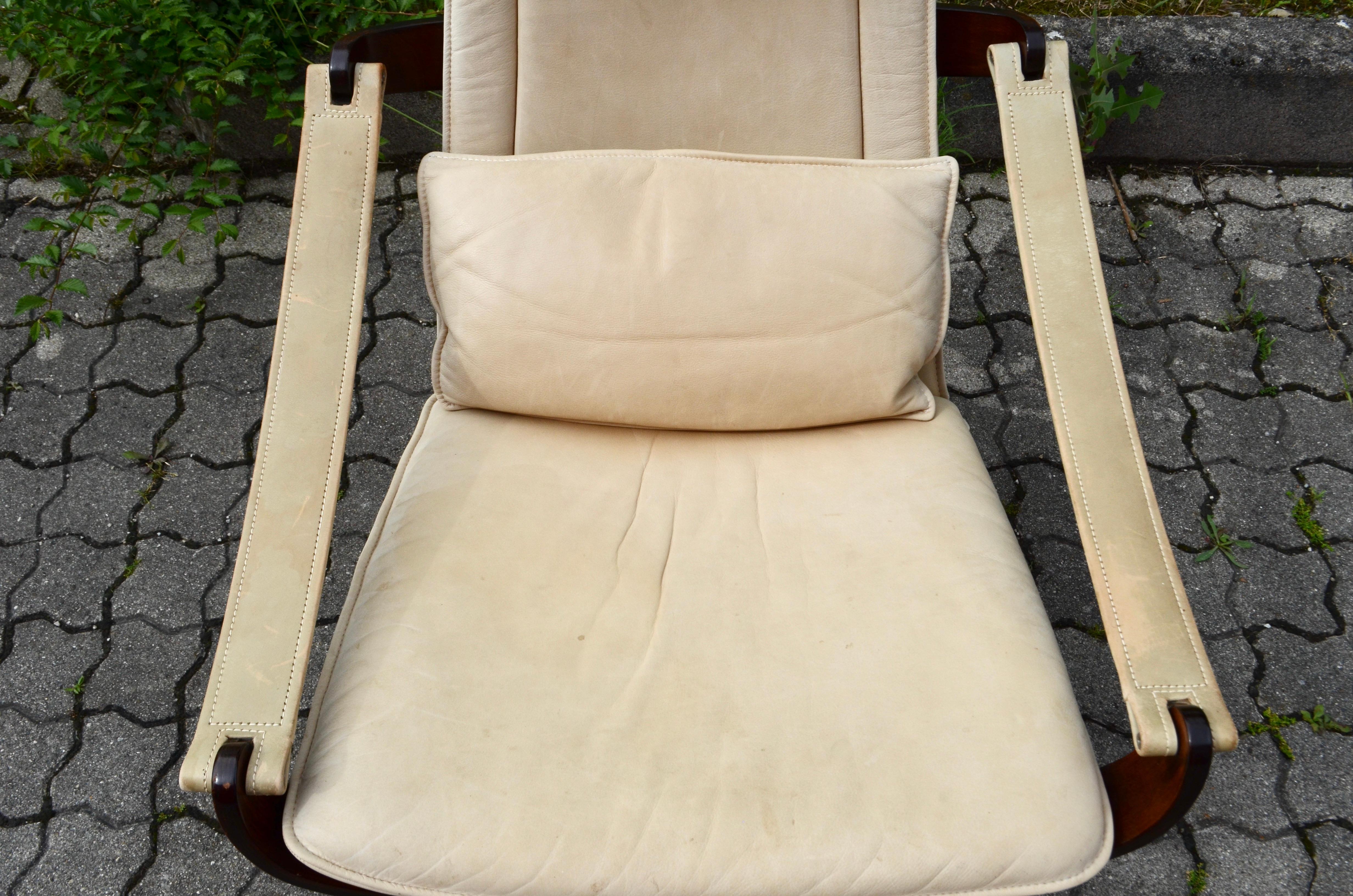 Late 20th Century Ake Fribytter for NELO Sweden Swivel Leather Lounge Chair Cognac For Sale