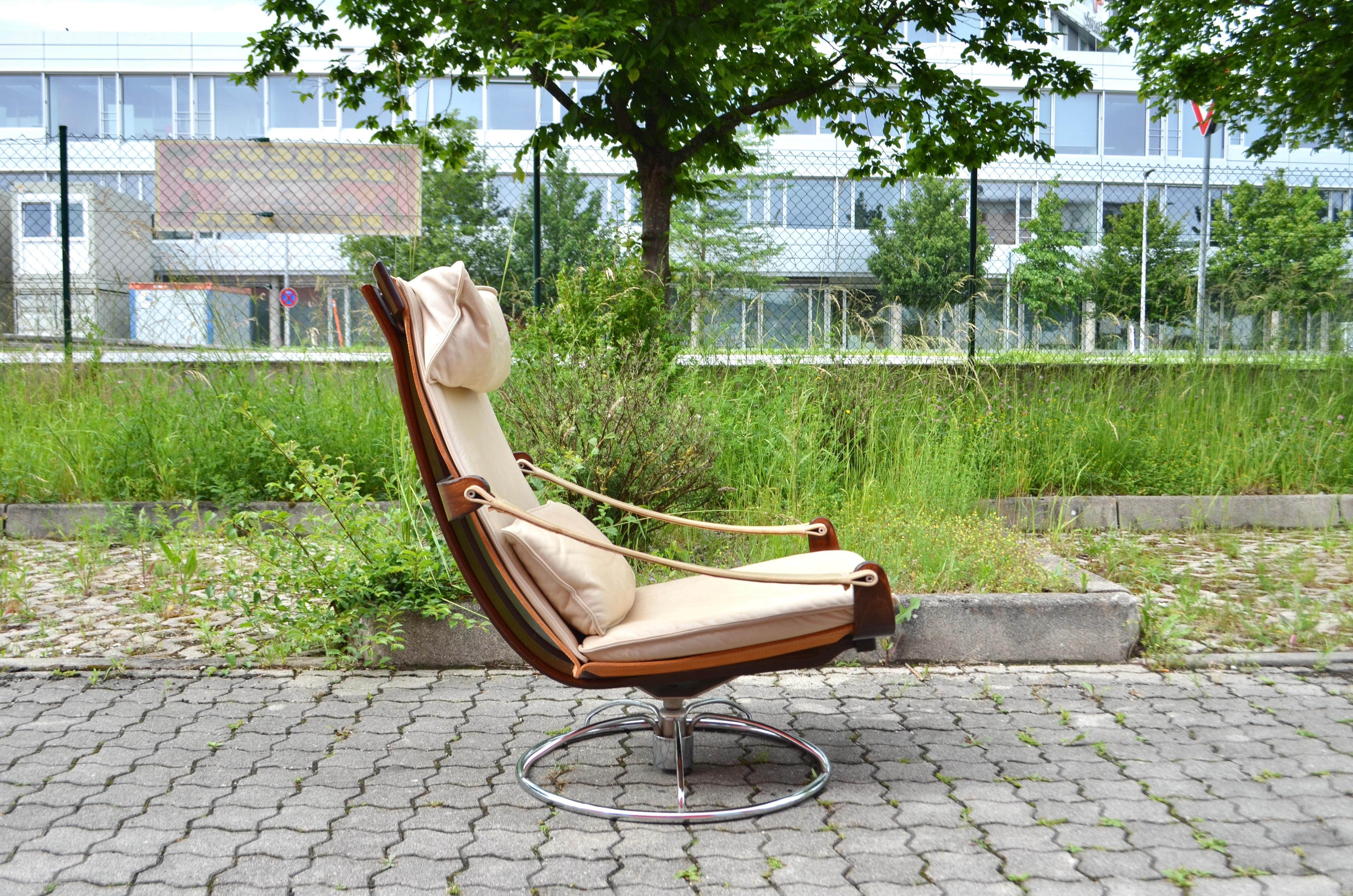 Ake Fribytter for NELO Sweden Swivel Leather Lounge Chair Cognac For Sale 2