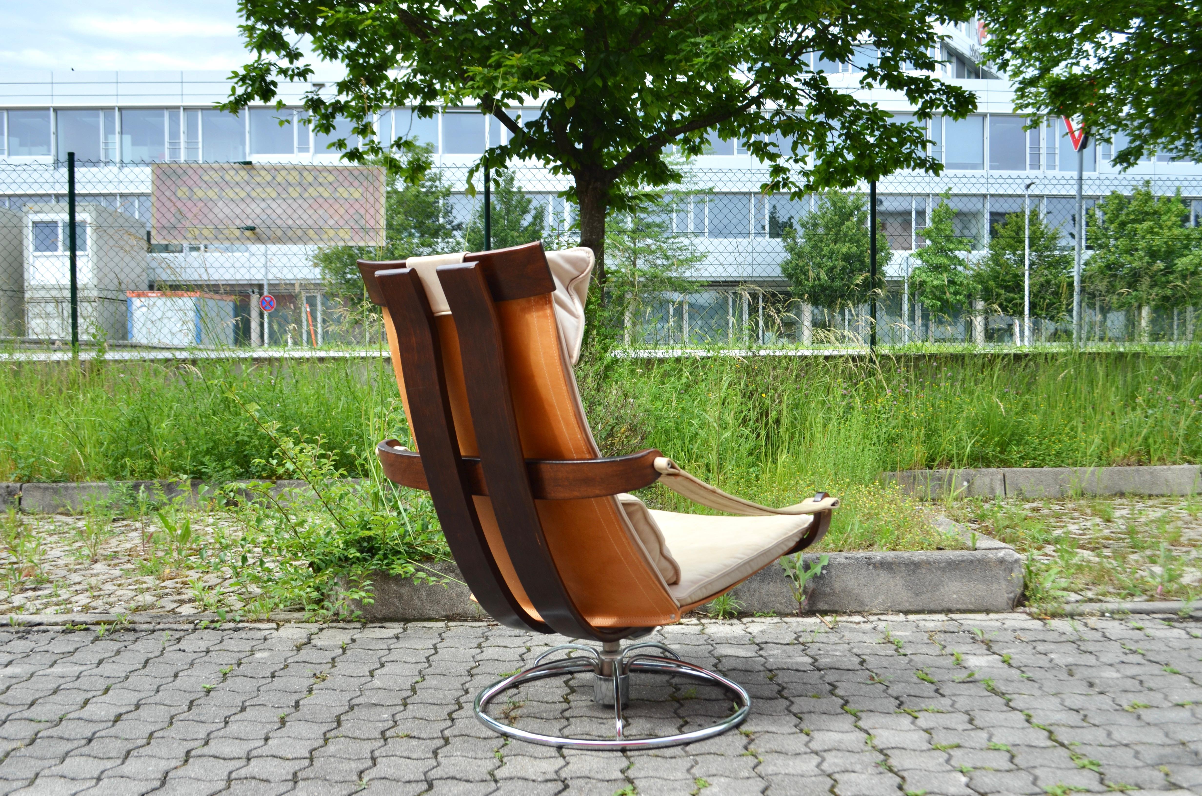 Ake Fribytter for NELO Sweden Swivel Leather Lounge Chair Cognac For Sale 3