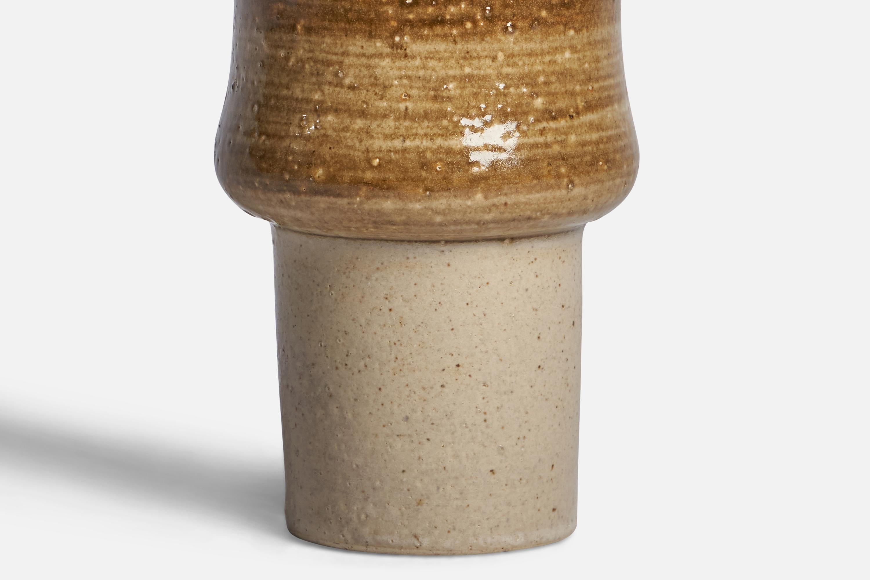 Åke Höganäs, Vase, Stoneware, Sweden, 1960s In Good Condition For Sale In High Point, NC