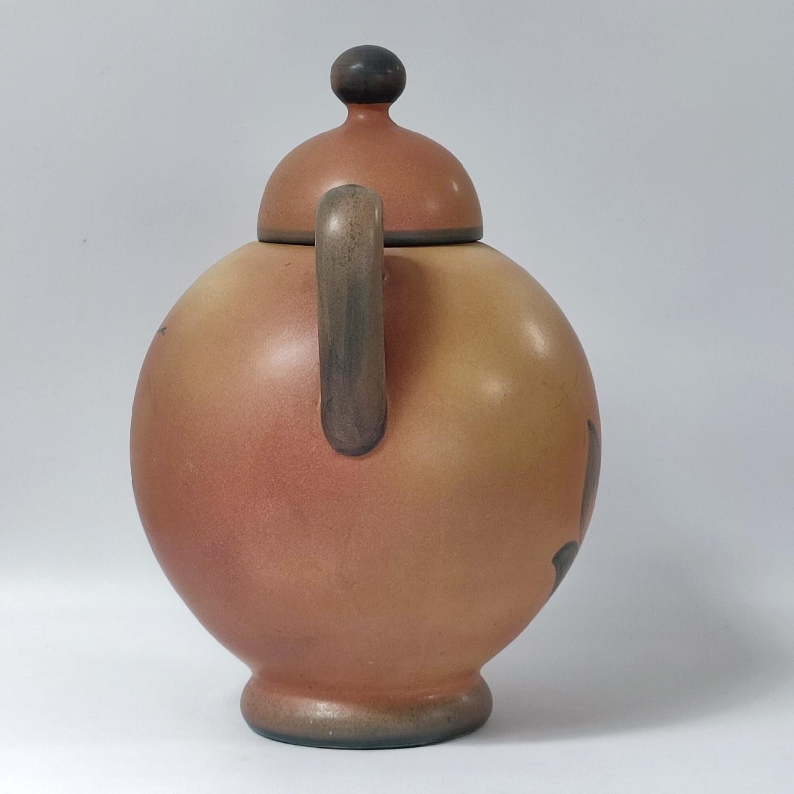 Début du 20ème siècle Grande urne en céramique Art Déco avec couvercle de Ake Holm, Hoganas  en vente