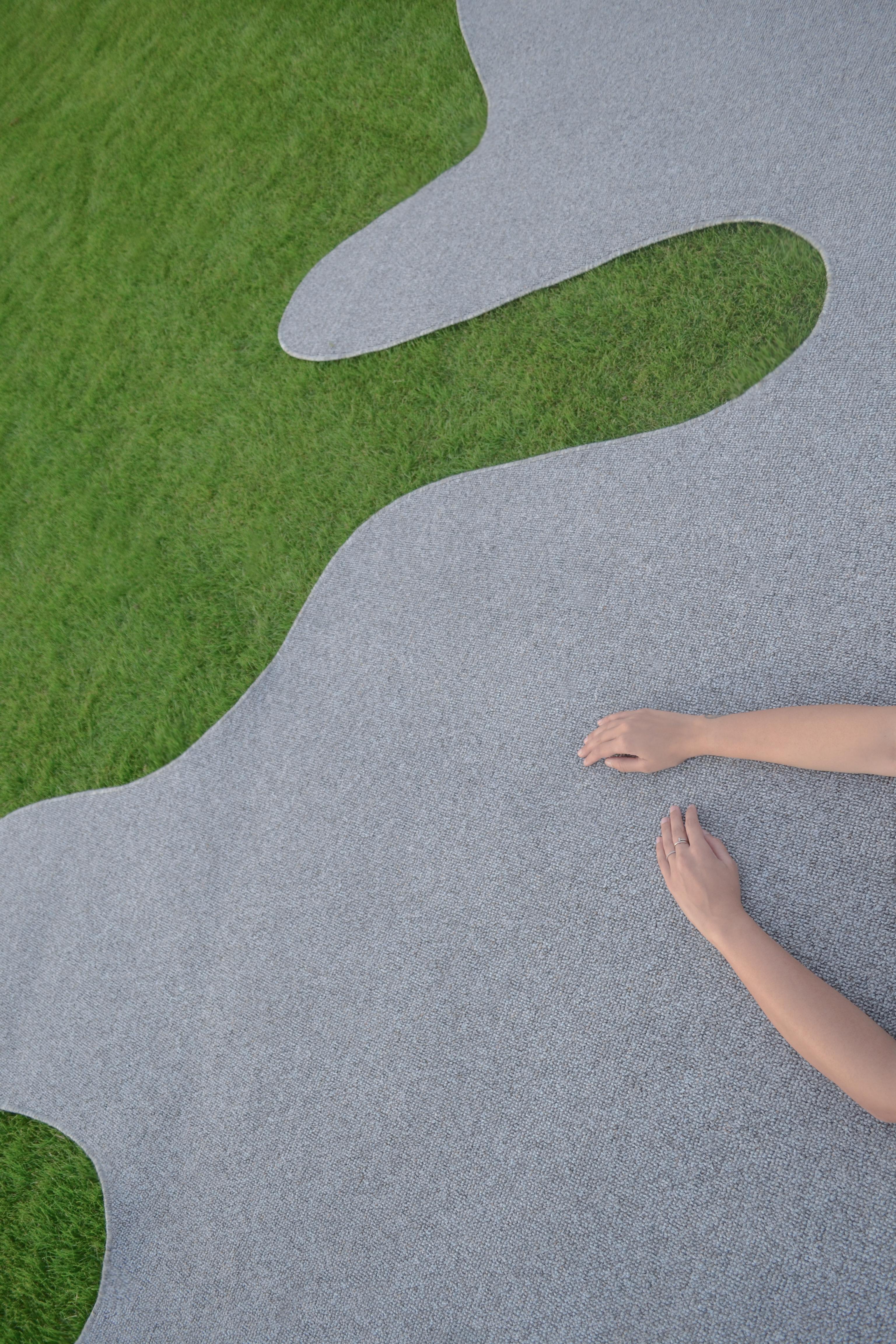 AKI Alfombra A, Alfombra con forma orgánica gris Sintético en venta