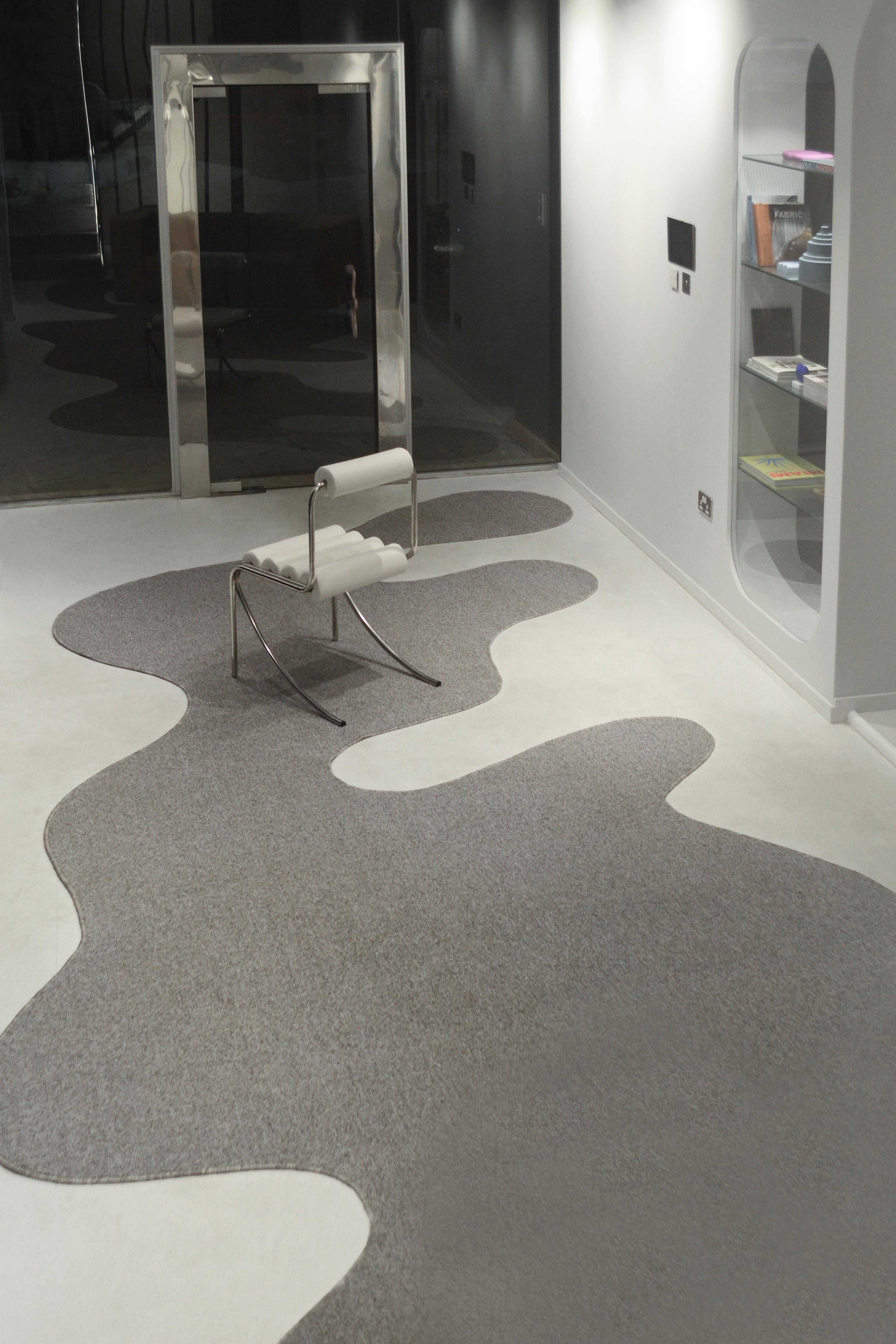 Synthetic AKI Rug A, Grey Organic Shaped Rug For Sale