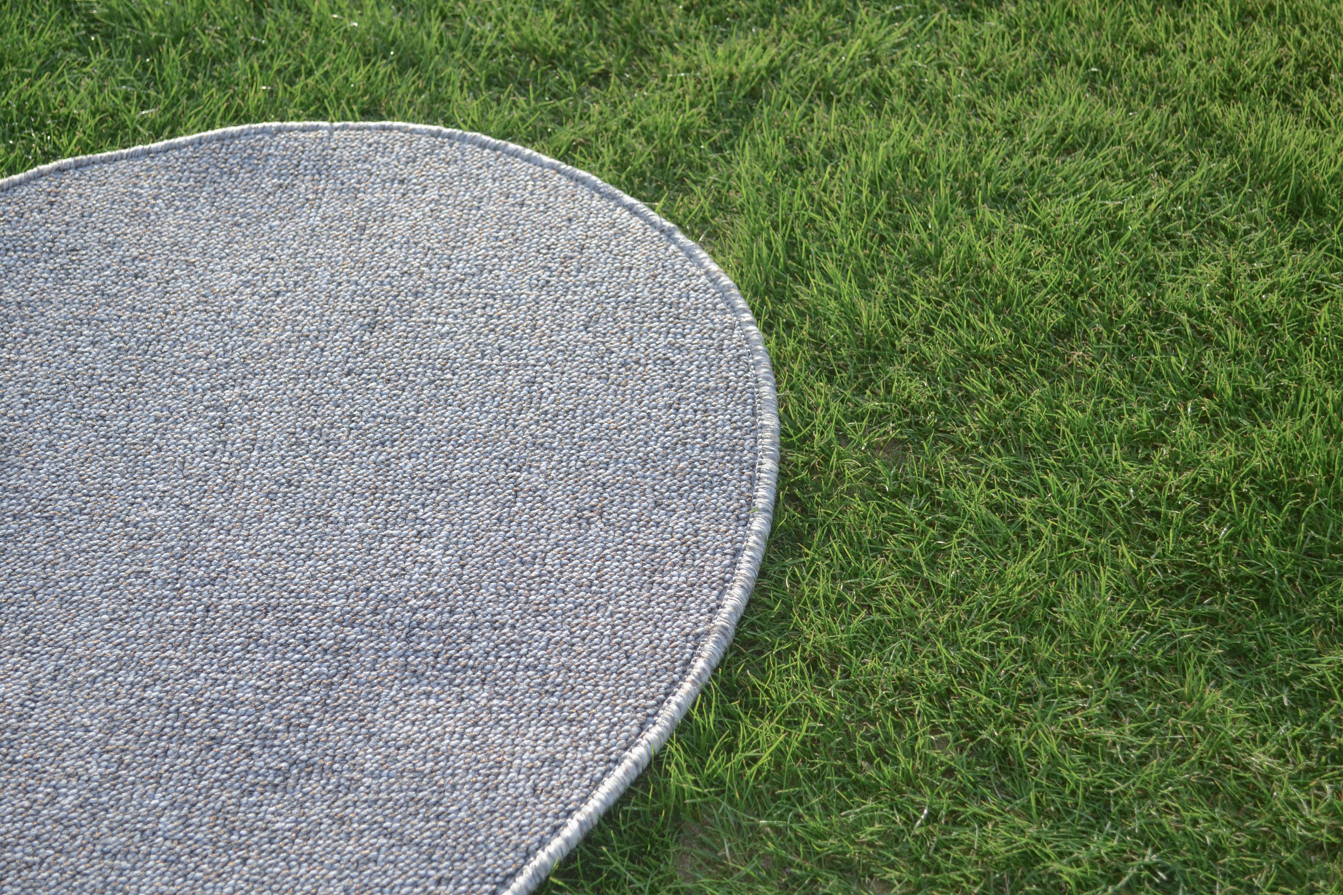 AKI Rug D, Grey Organic Shaped Rug In New Condition For Sale In Larnaca, CY