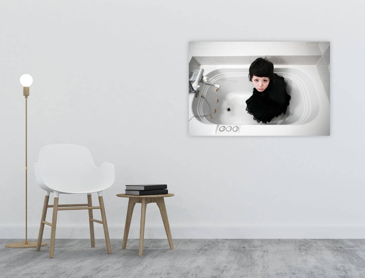 juegos peligrosos 5 - Photograph Contemporáneo de AKIF HAKAN CELEBI