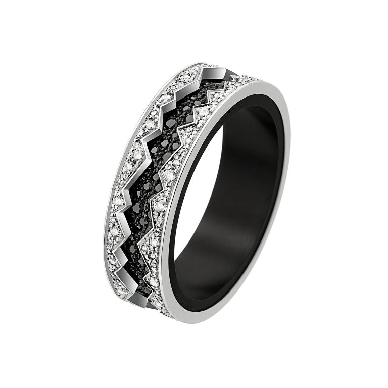Akillis Capture in Motion Ring 18 Karat White Gold Black and White