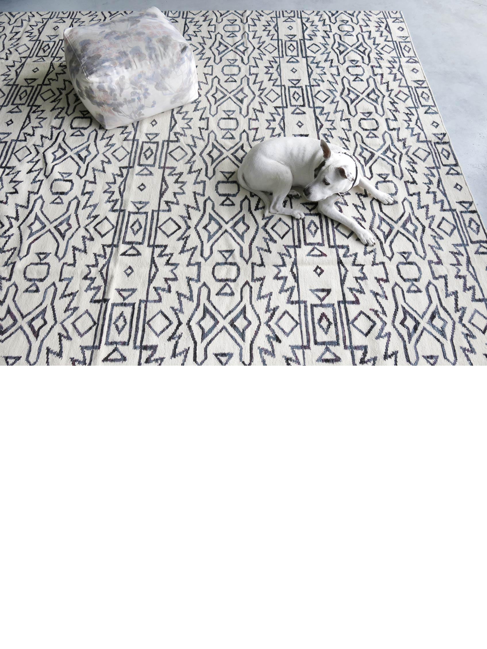 Akimbo 5 B&W Flatweave Rug by Eskayel In New Condition For Sale In Geneve, CH
