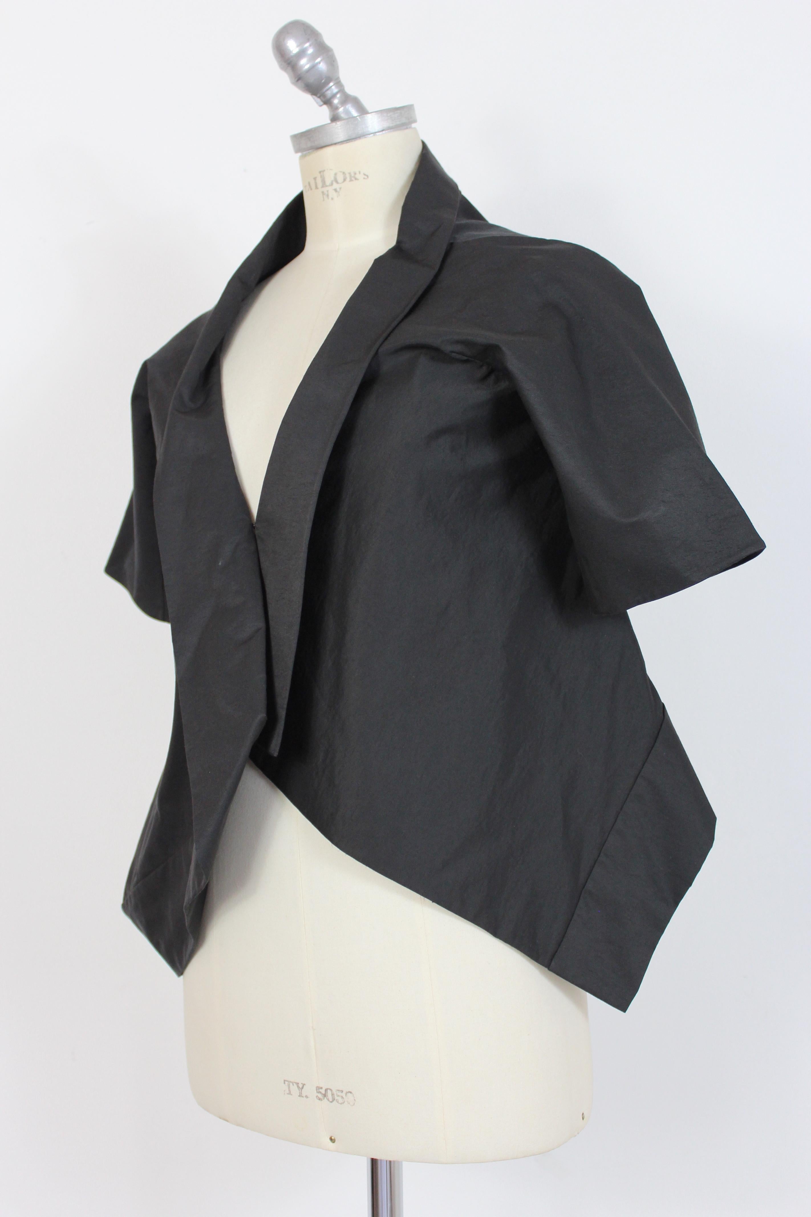 Akira Chaqueta Bolero Asimétrica de Seda Negra de Noche en Excelente Estado en Brindisi, Bt