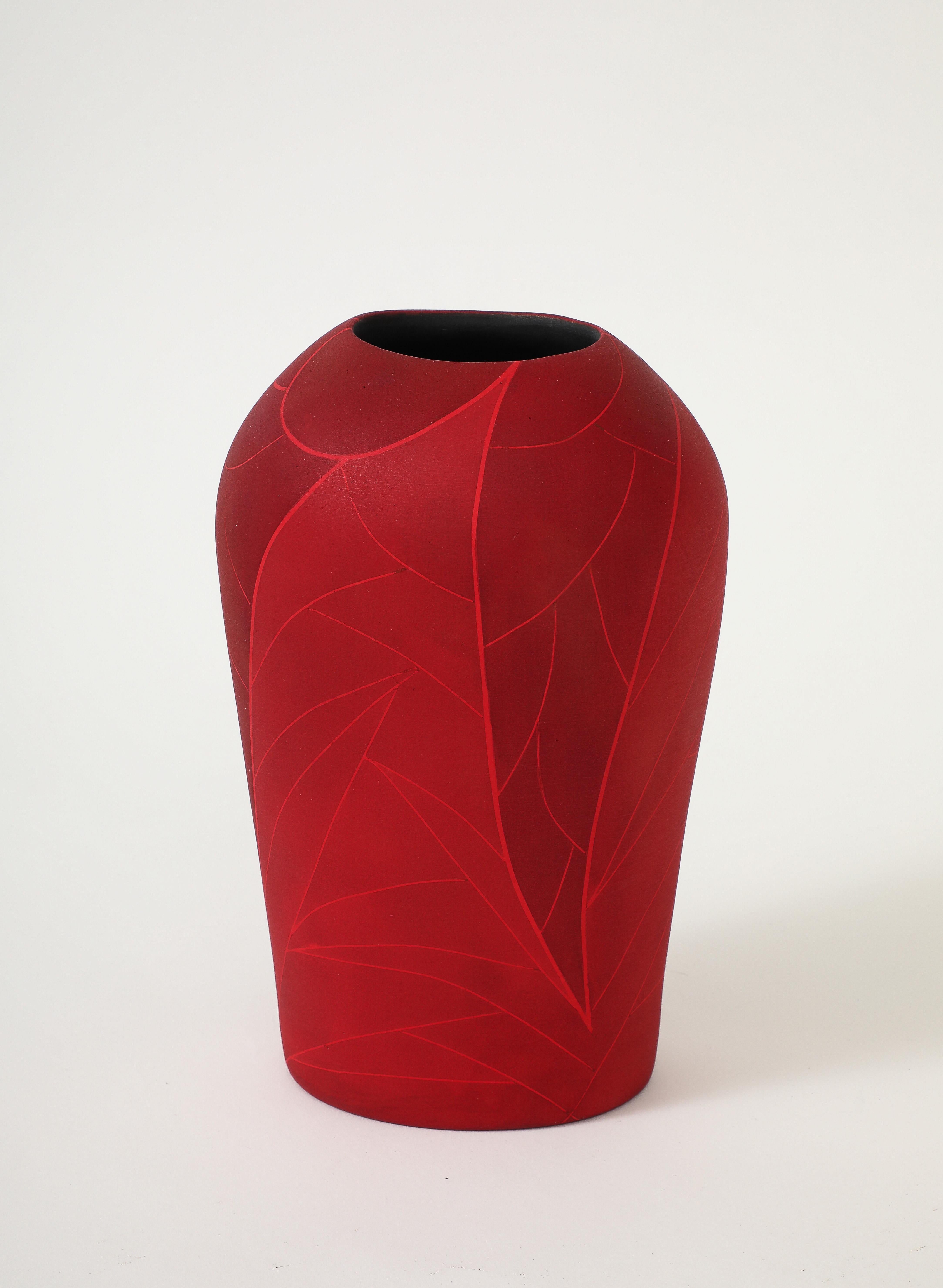 Smaltato Akira Yamada, Burning Red Vessel no. 3 (猩々緋彩器 no. 3), 2024 in vendita