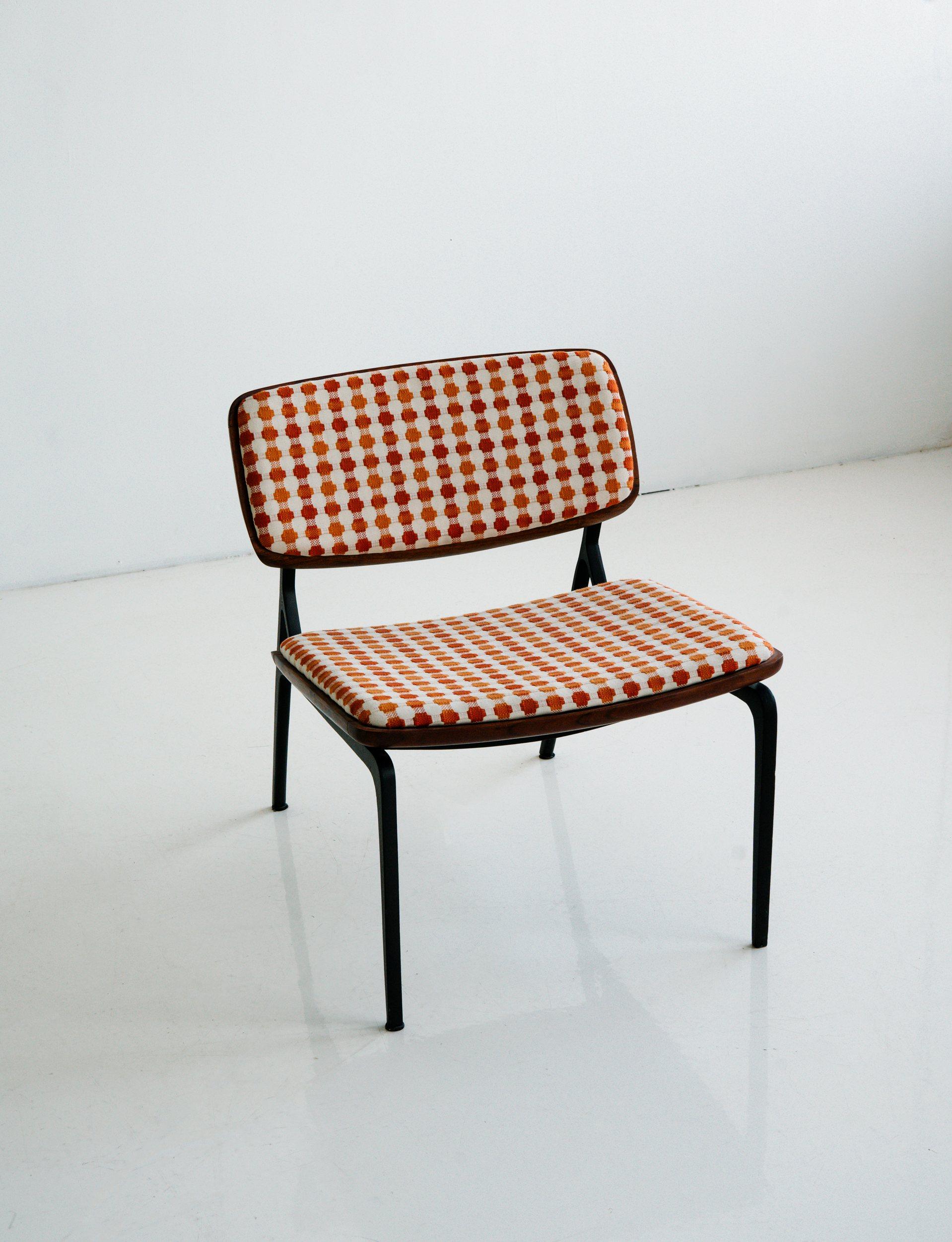 Der AKMD Asan Lounge Chair mit Aluminiumgussgestell (neu für 2023) ist eine vielseitige Sitzlösung, die außergewöhnlichen Komfort bietet. Das Gestell ist aus leichtem Aluminiumguss, aber dank des breiten Fußes und des Metallrahmens weht es auch bei