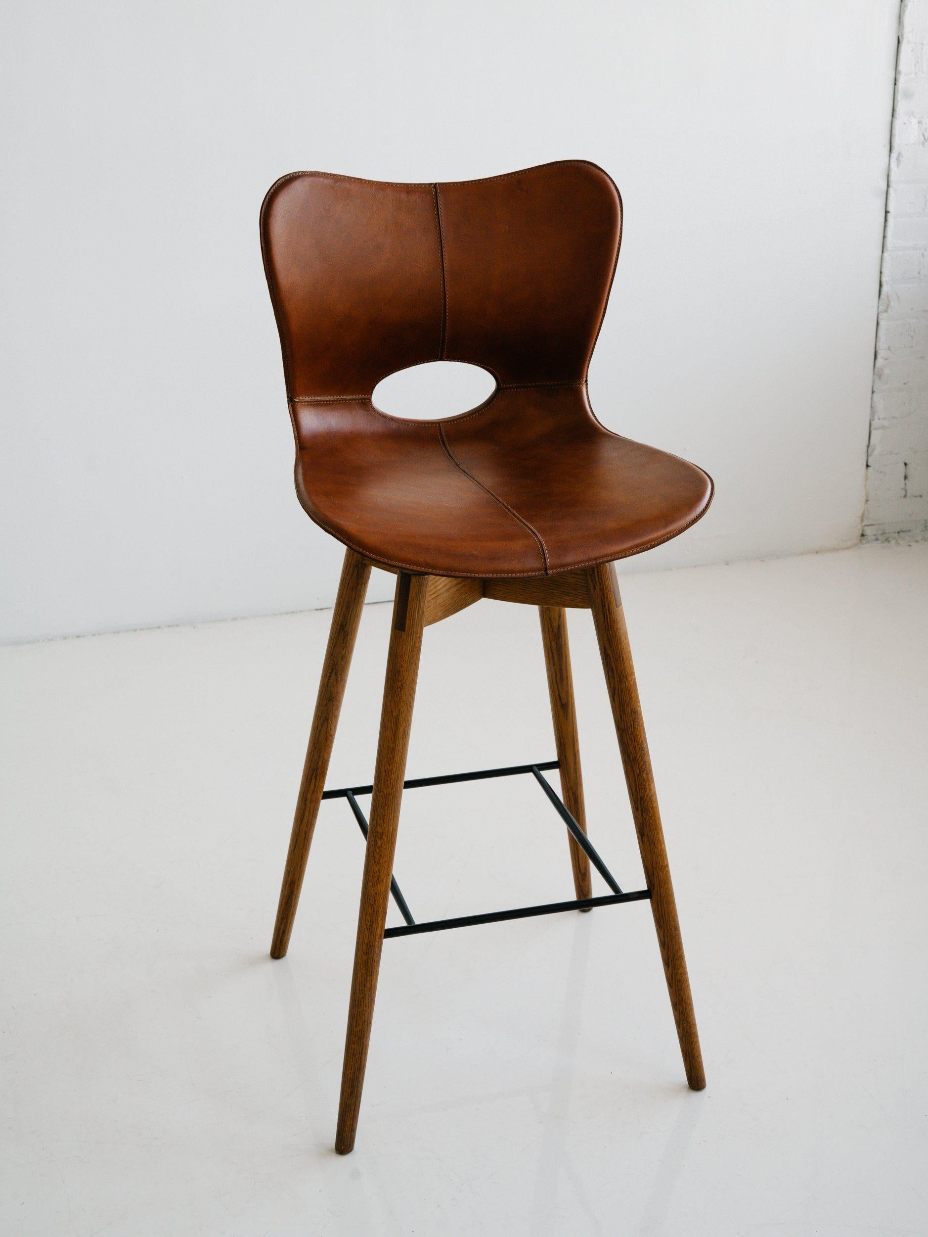 AKMD Lariat Bar Stool in leather For Sale 1