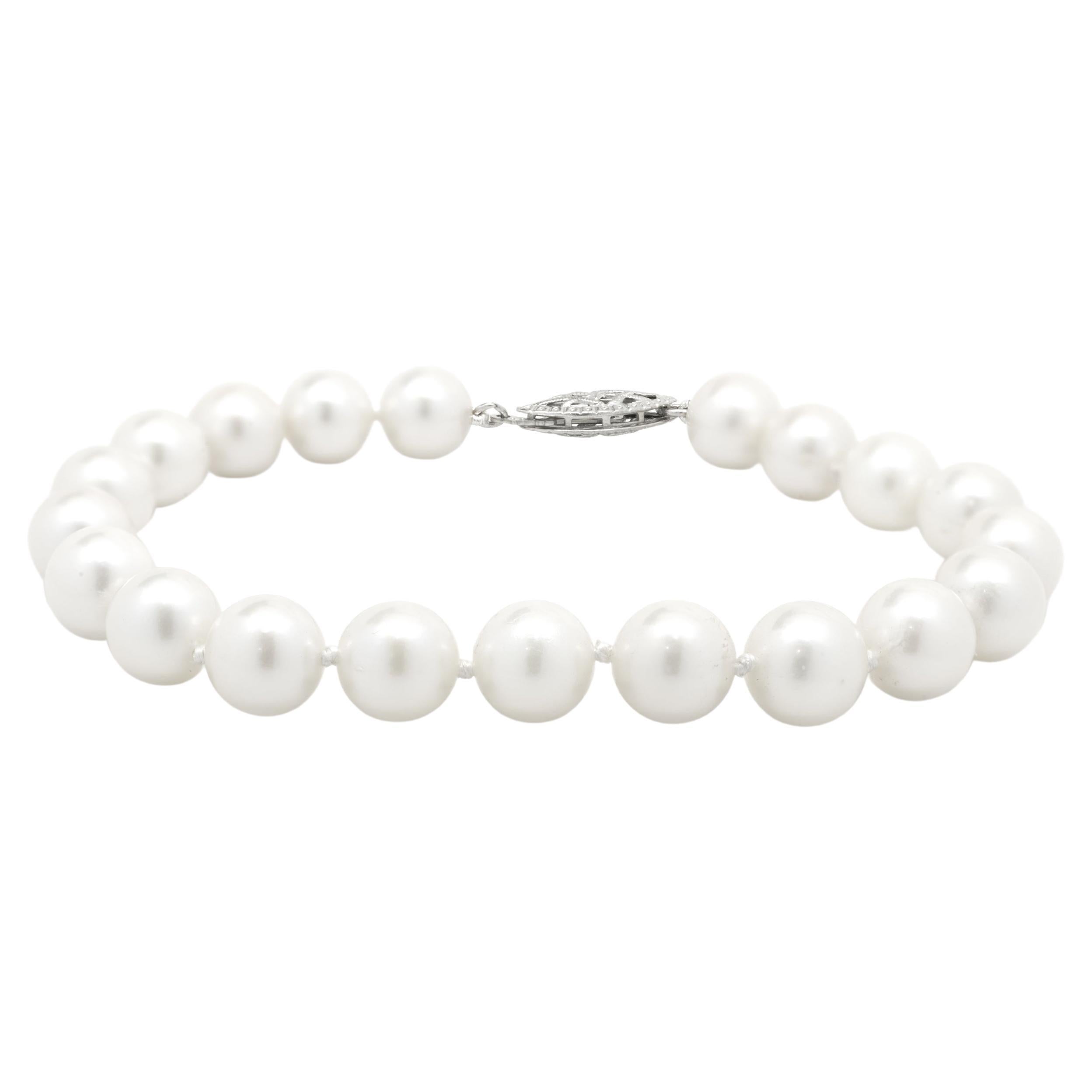 Pearl Bracelet with Diamond Gold Clasp at 1stDibs