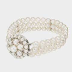 Mehrstrangiges Akoya-Zuchtperlen-Diamant-Armband aus Gold