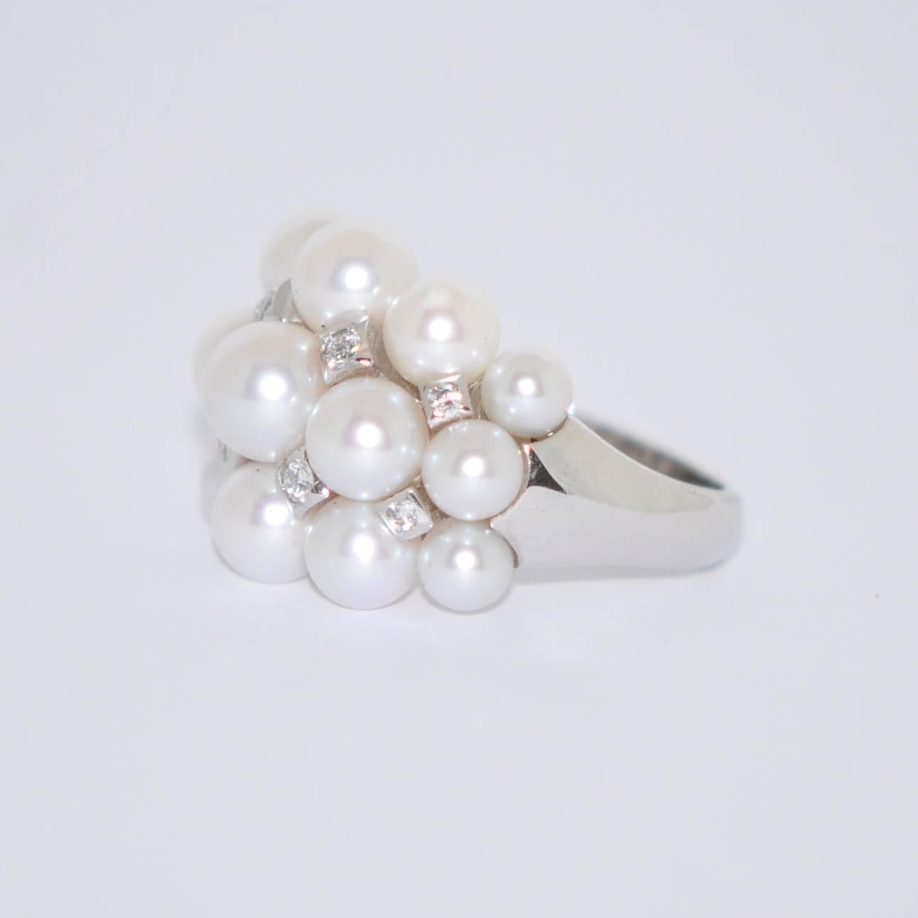 Akoya Cultured Pearls and White Diamonds on White Gold 18 Karat Dome Ring In New Condition In Vannes, FR