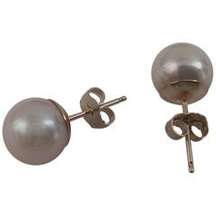 Akoya Cultured Pearls Round, White Color, Yellow Gold Akoya Cultured Pearls Round, White Color, Yellow Gold