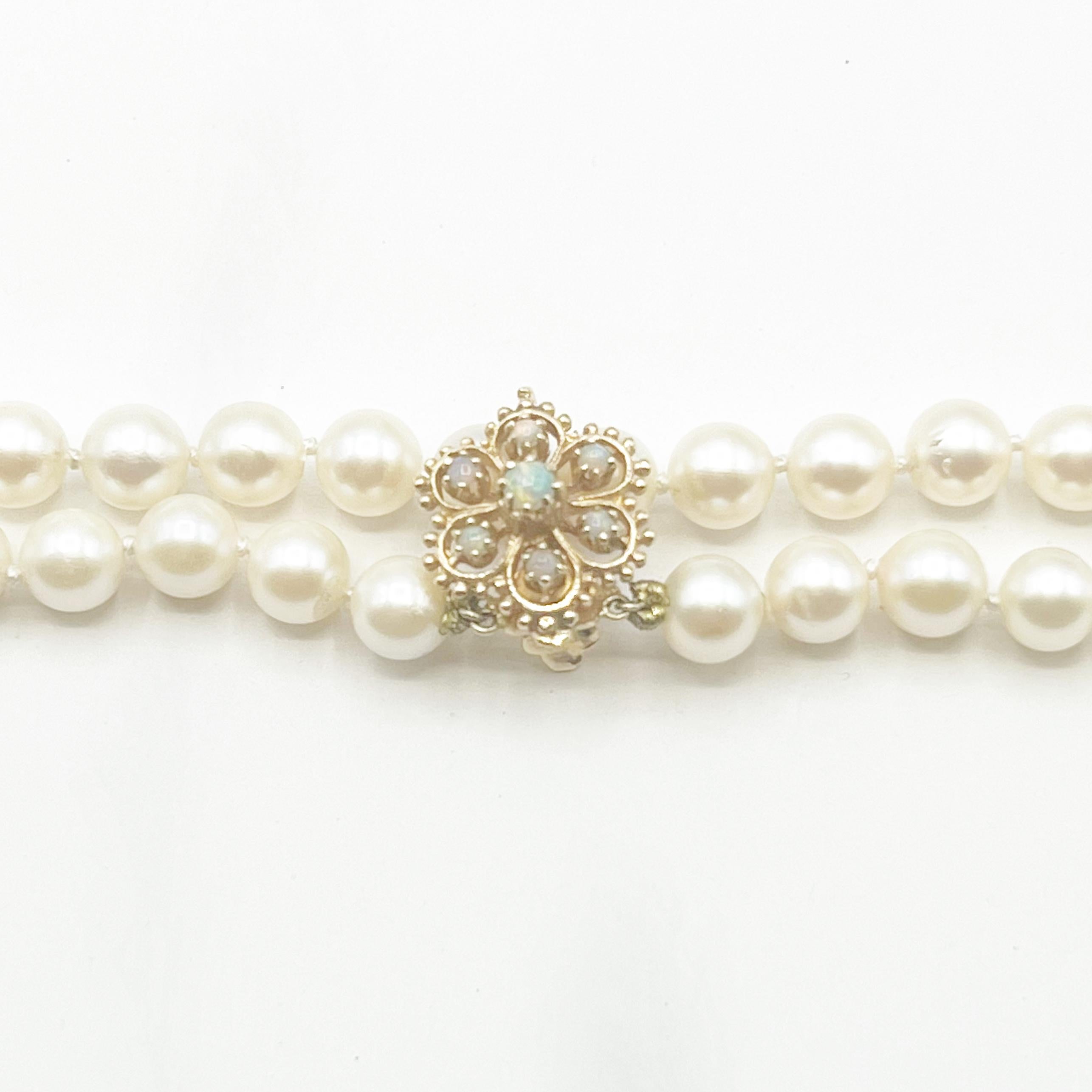 Akoya-Halskette mit umwandelbarem Verschluss, japanische weiße Perle 14 Karat und Opal (Romantik) im Angebot
